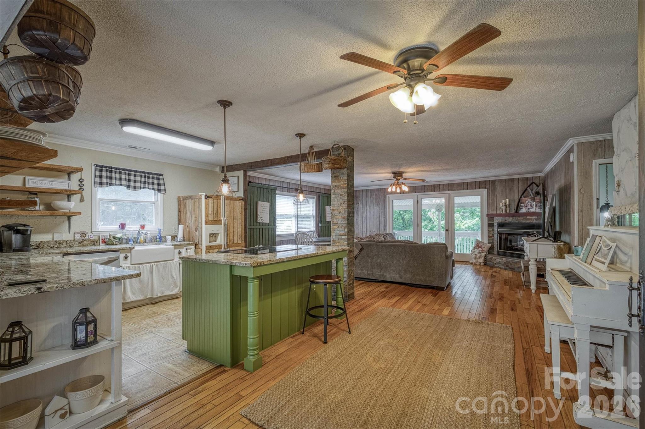 main property photo 5