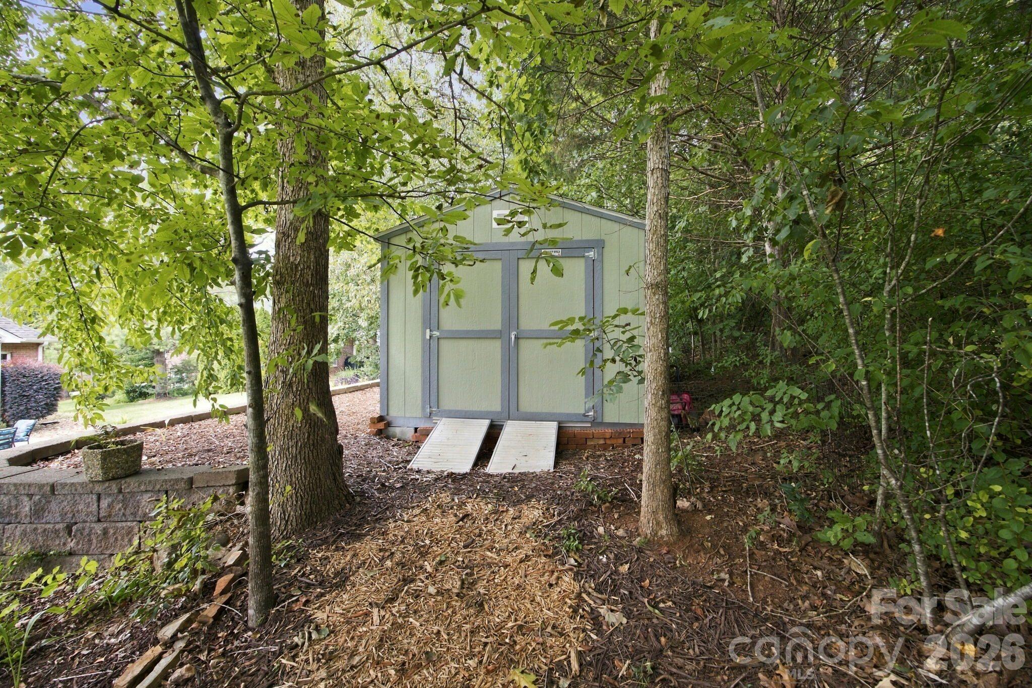 main property photo 32