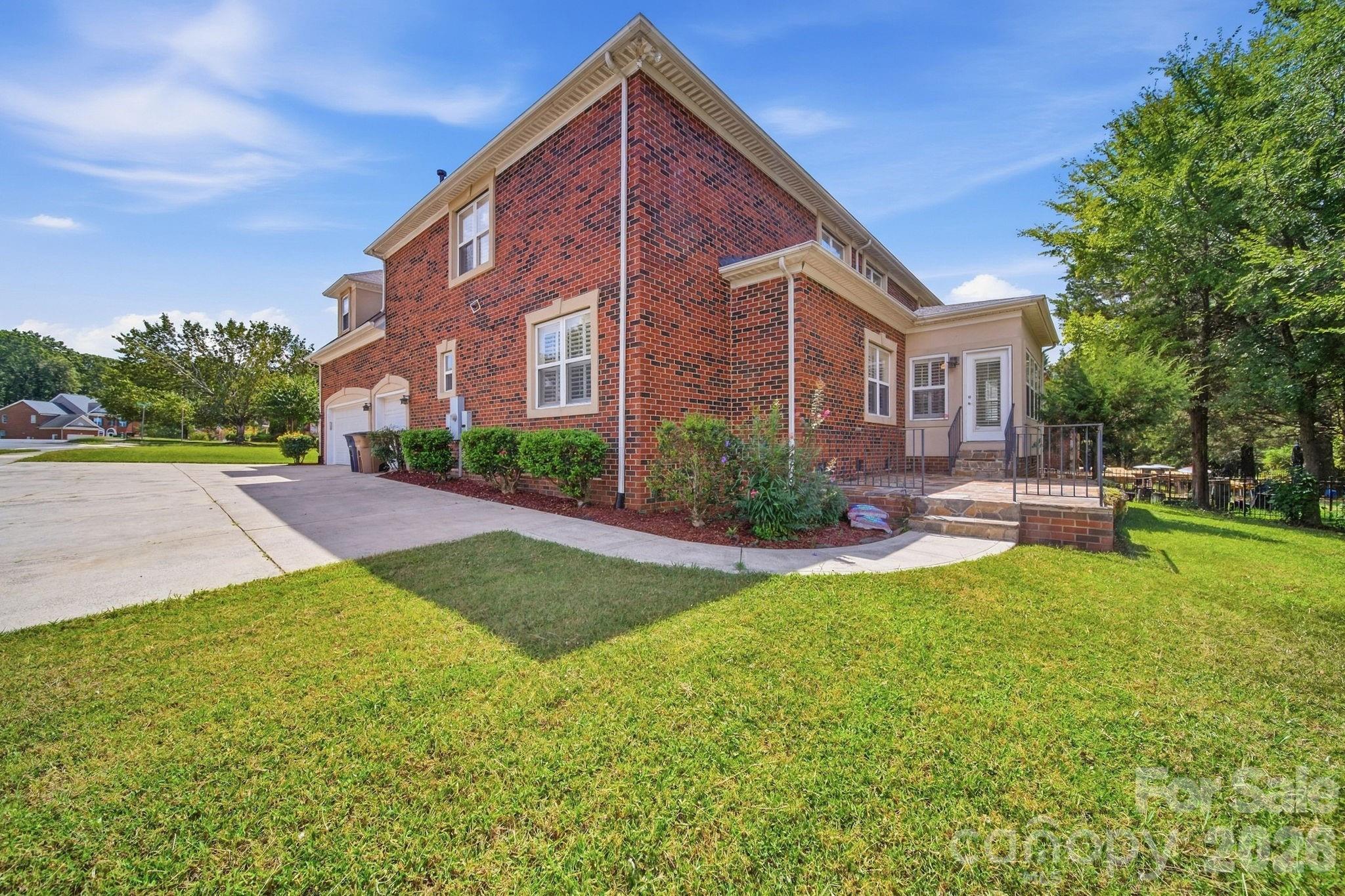 main property photo 45