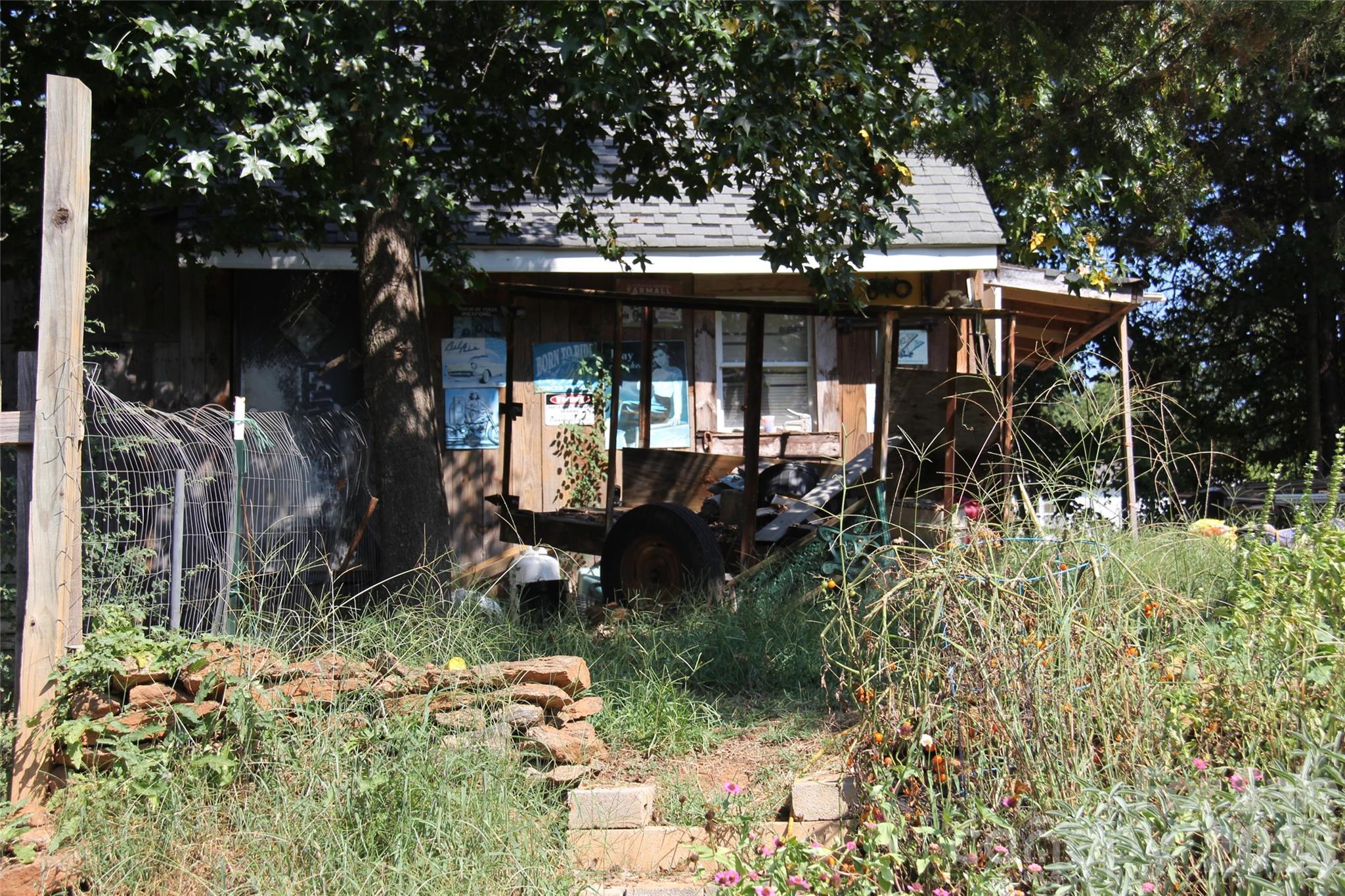 main property photo 17