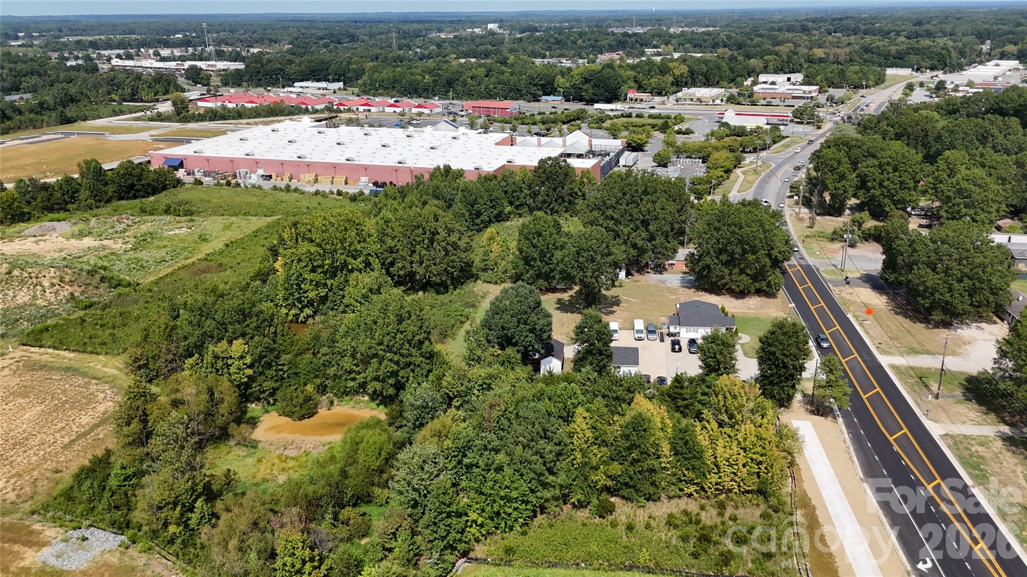 main property photo 6