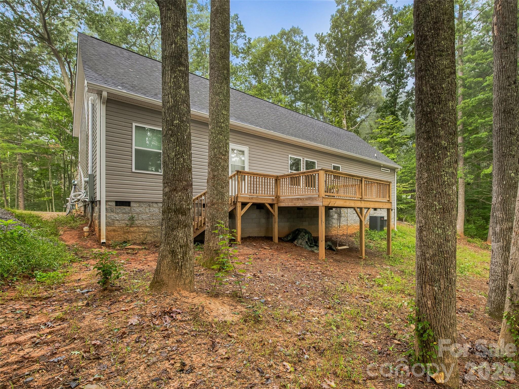main property photo 40