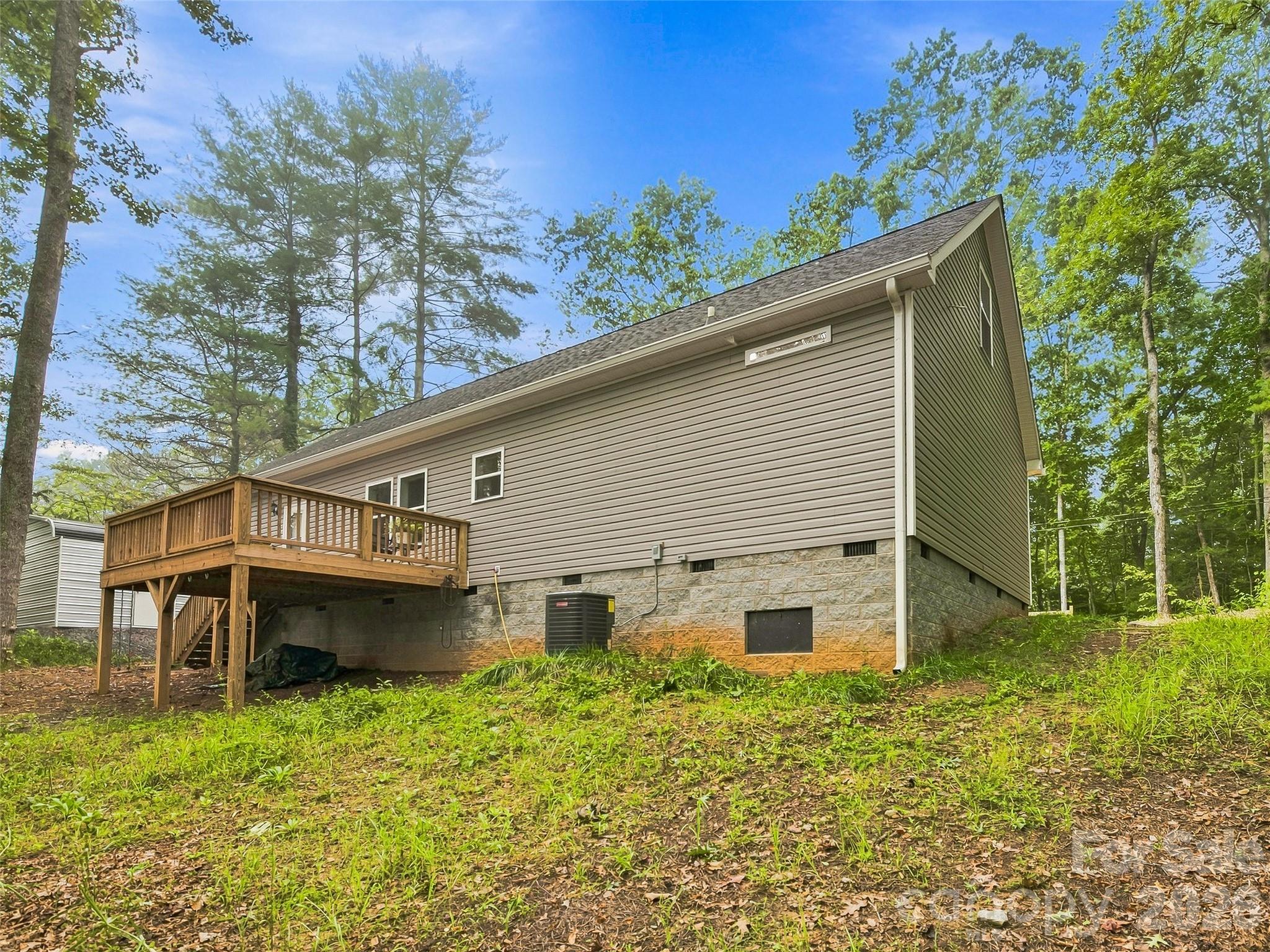 main property photo 41