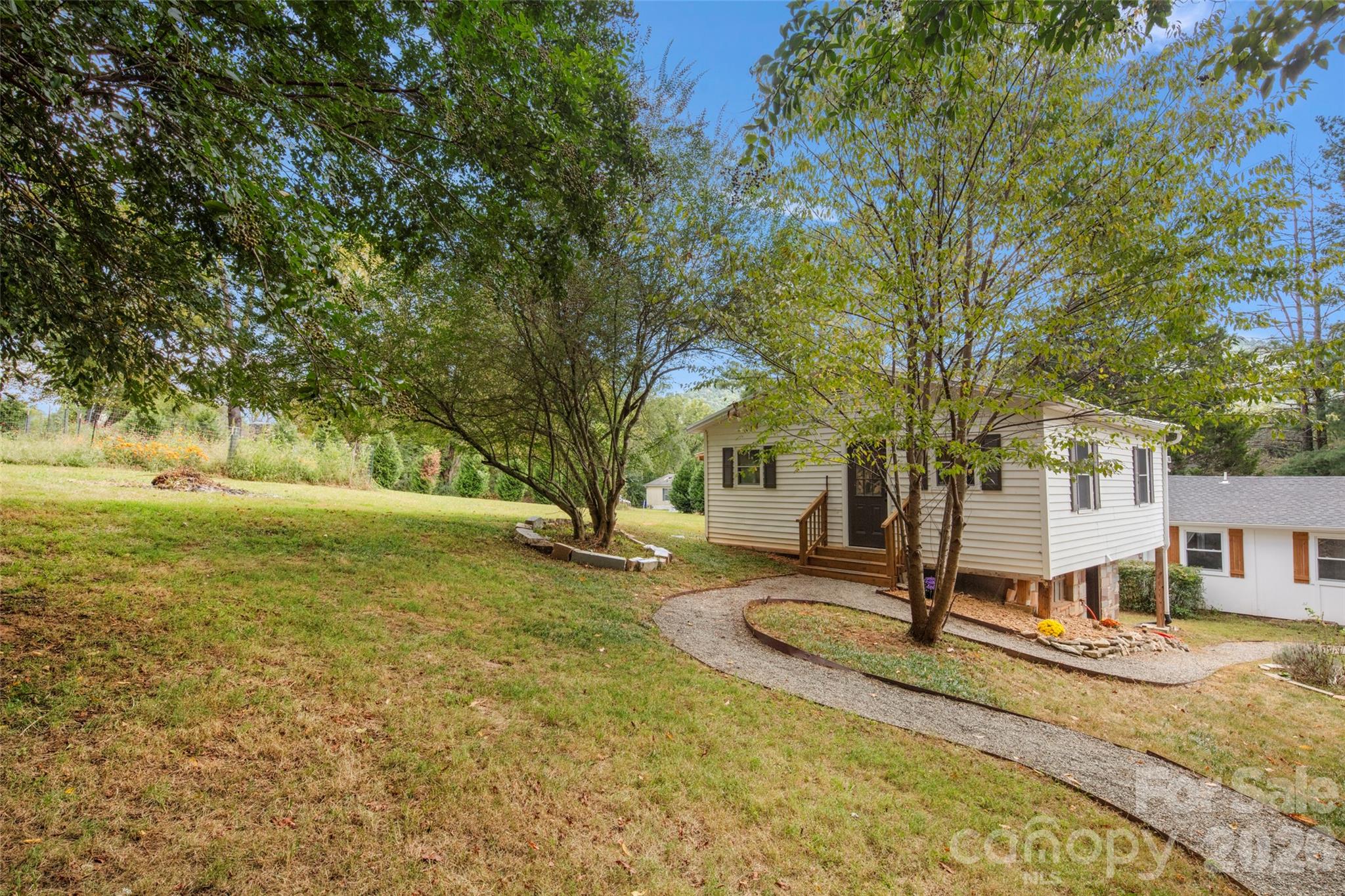 main property photo 26