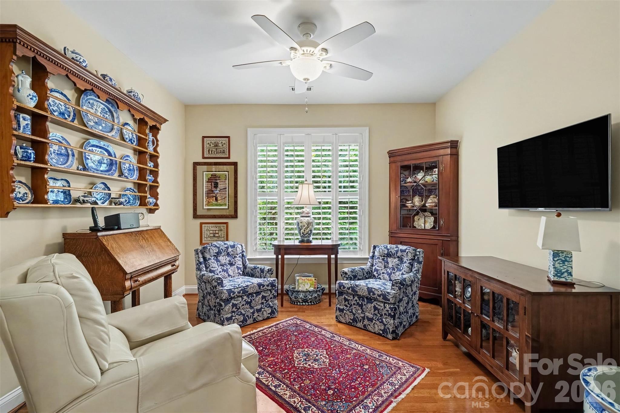 main property photo 28
