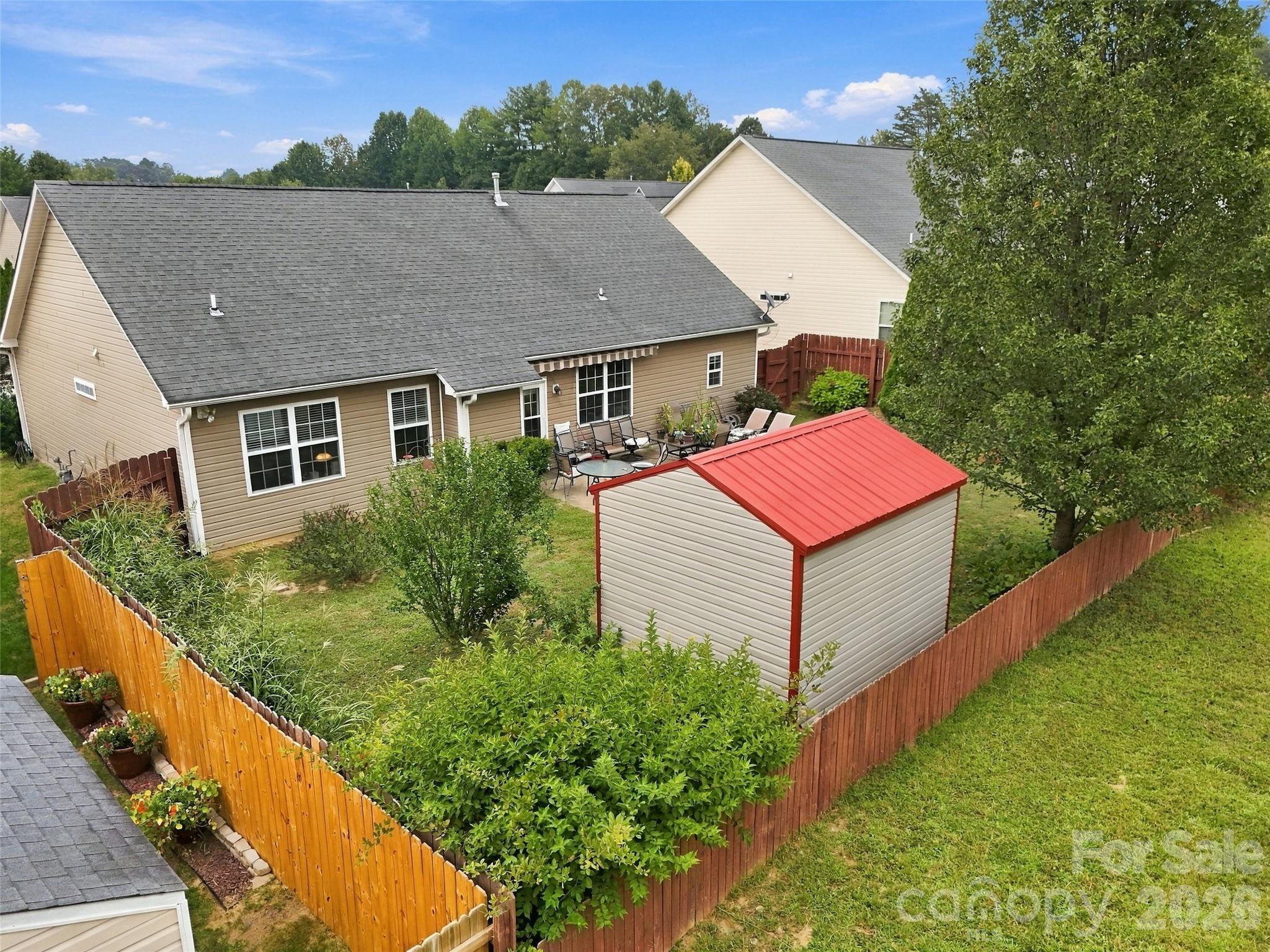 main property photo 18