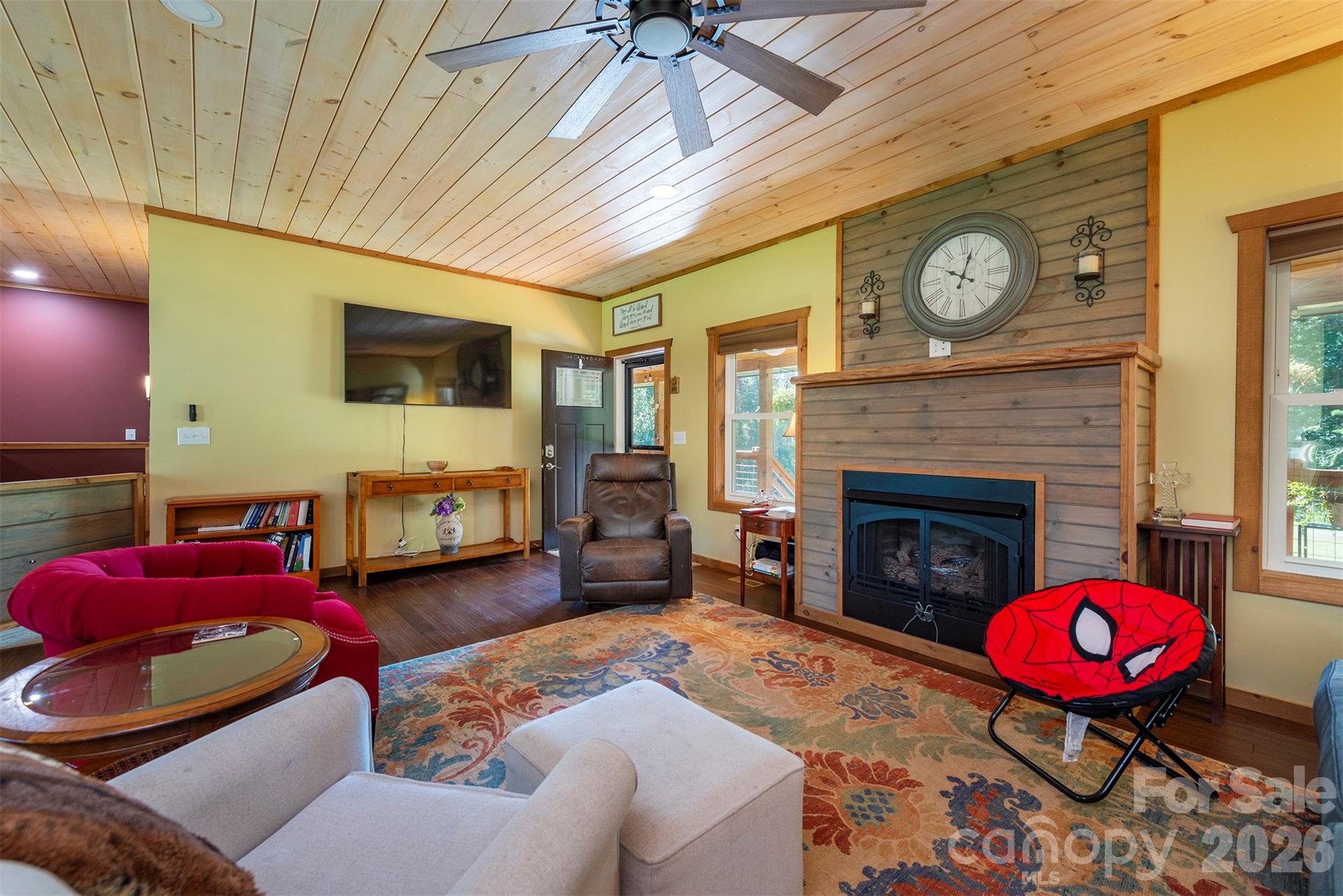 main property photo 13