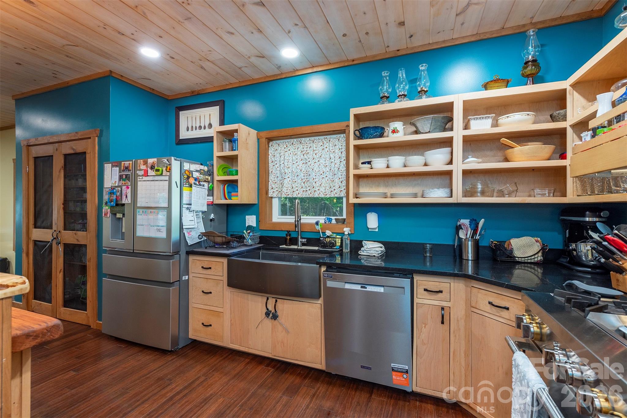 main property photo 18