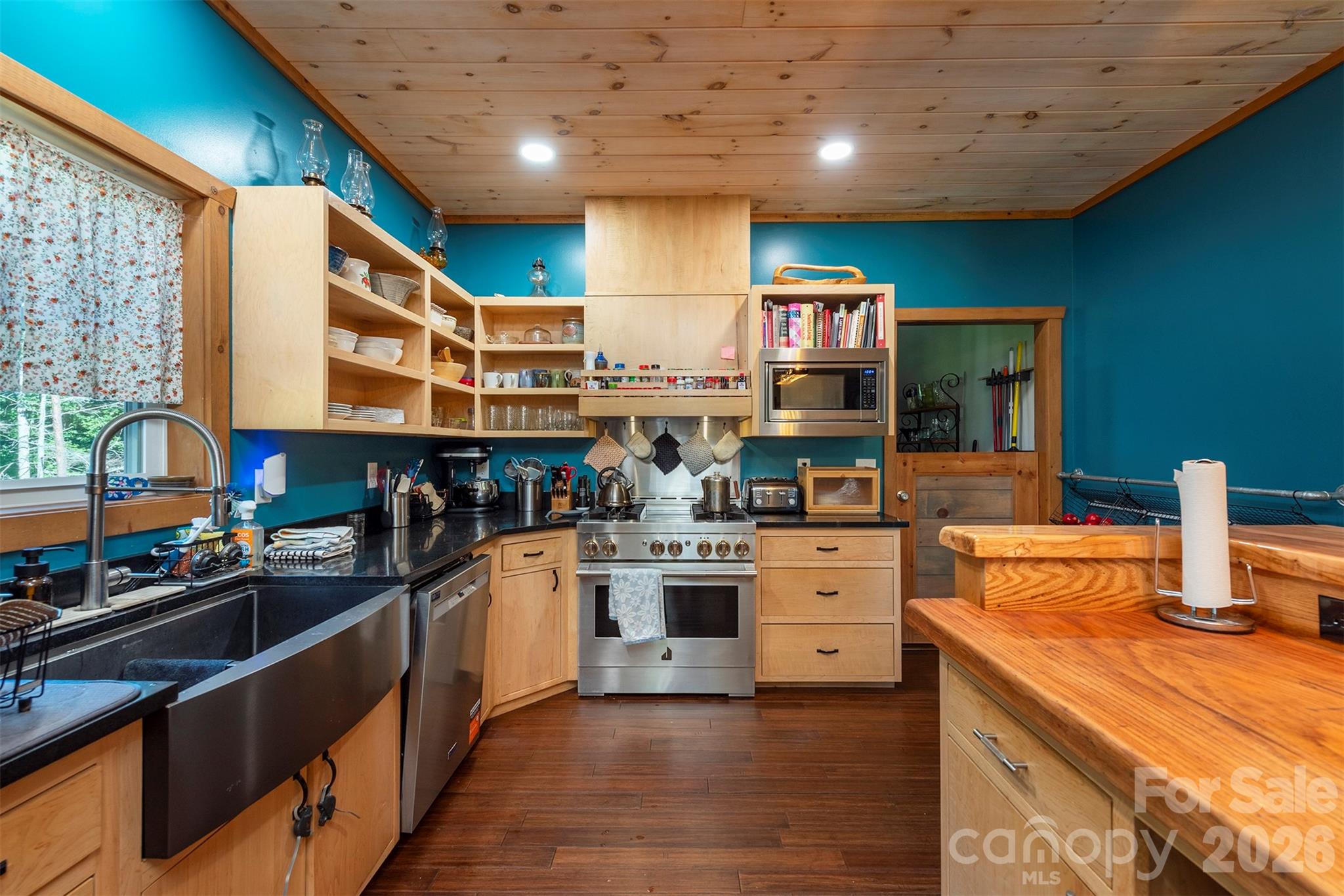 main property photo 19