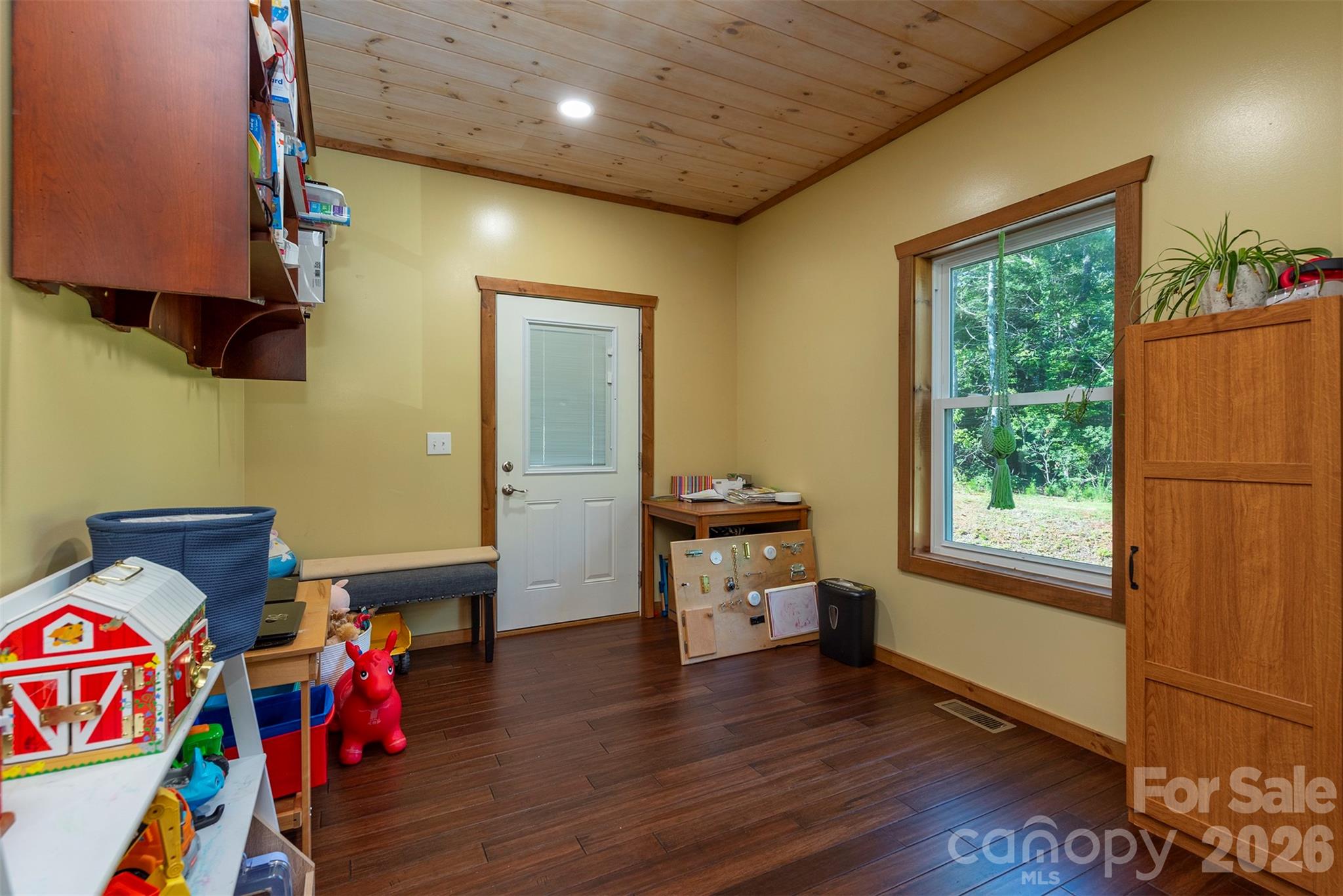 main property photo 20