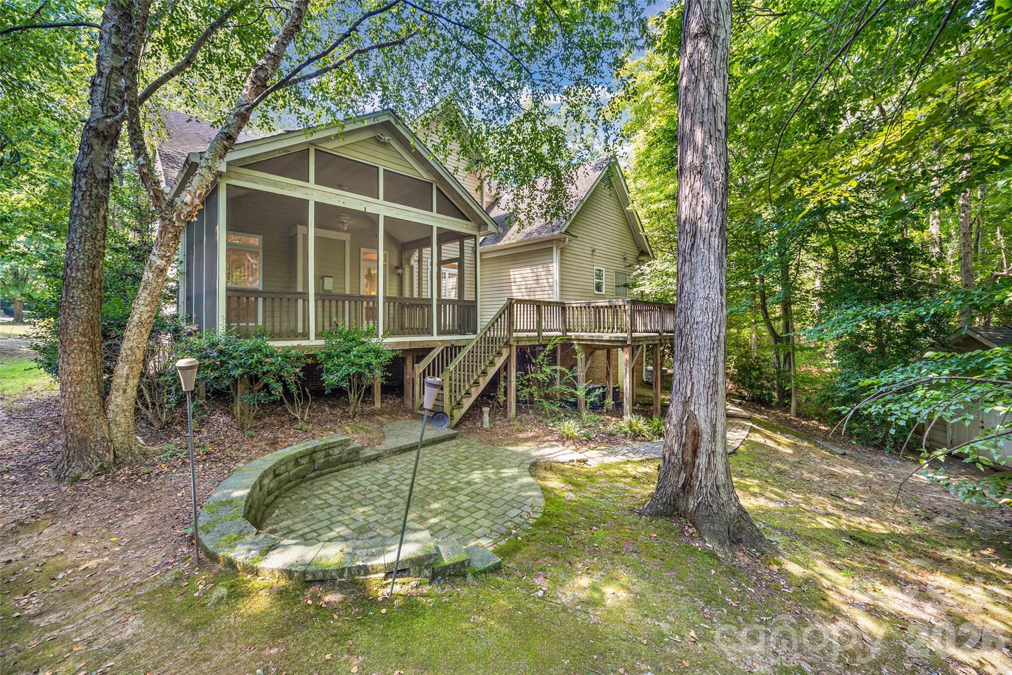 main property photo 45