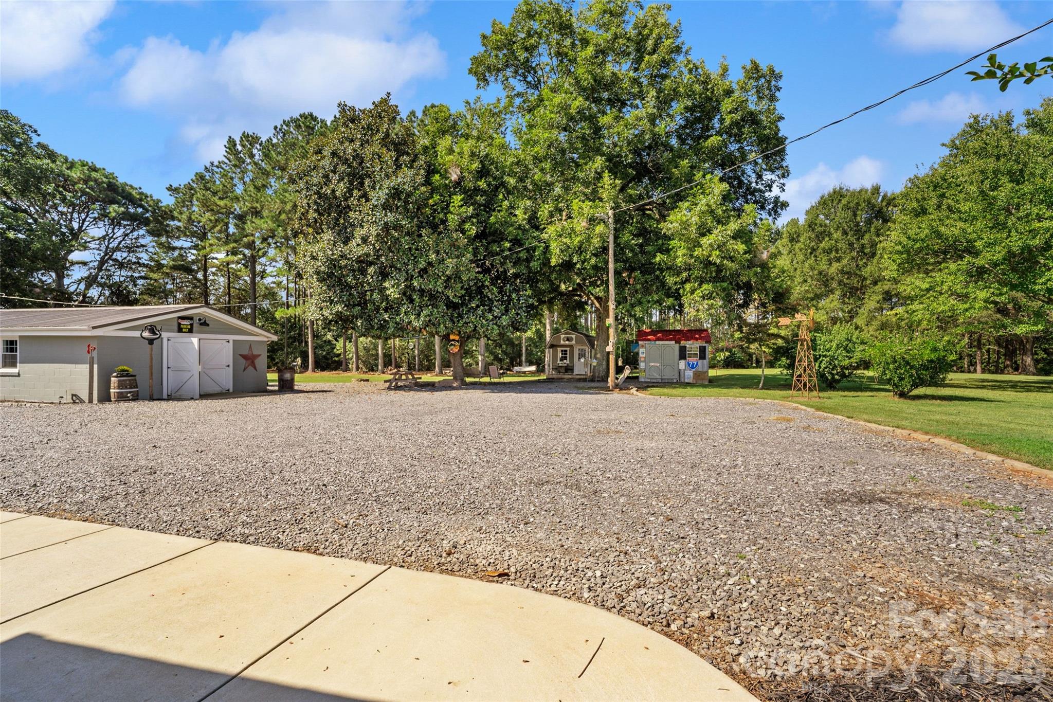main property photo 32