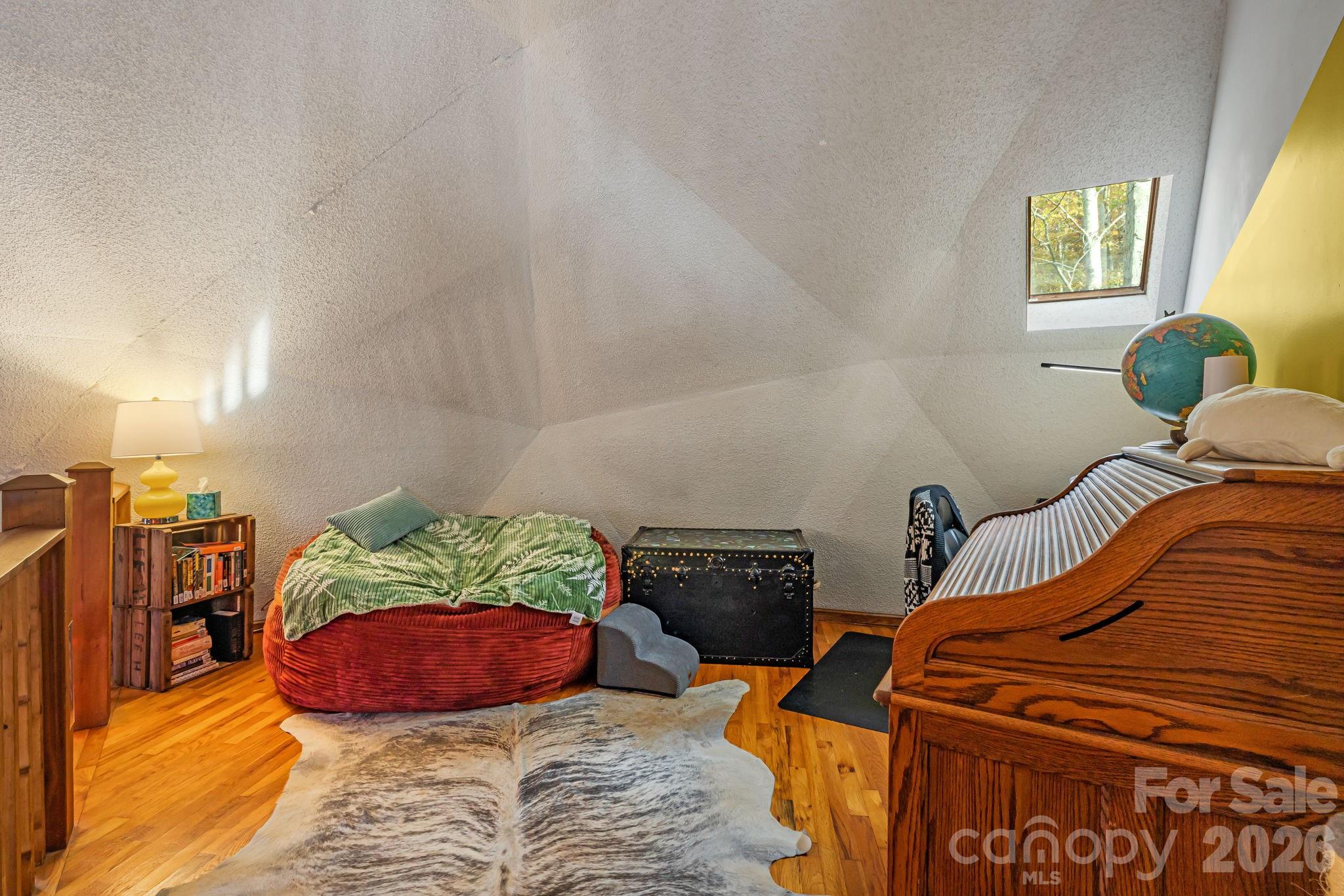 main property photo 36