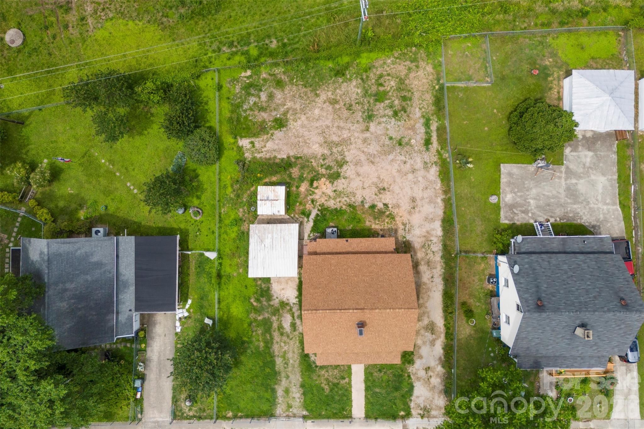 main property photo 12