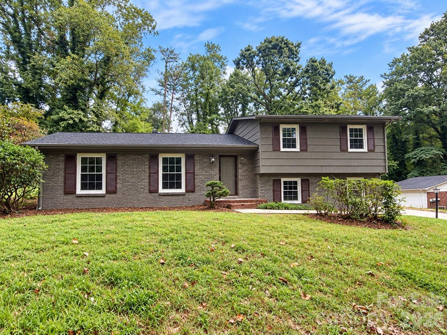 main property photo 0