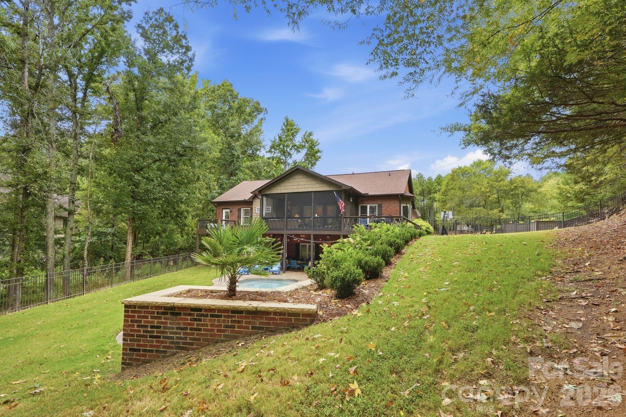 main property photo 39