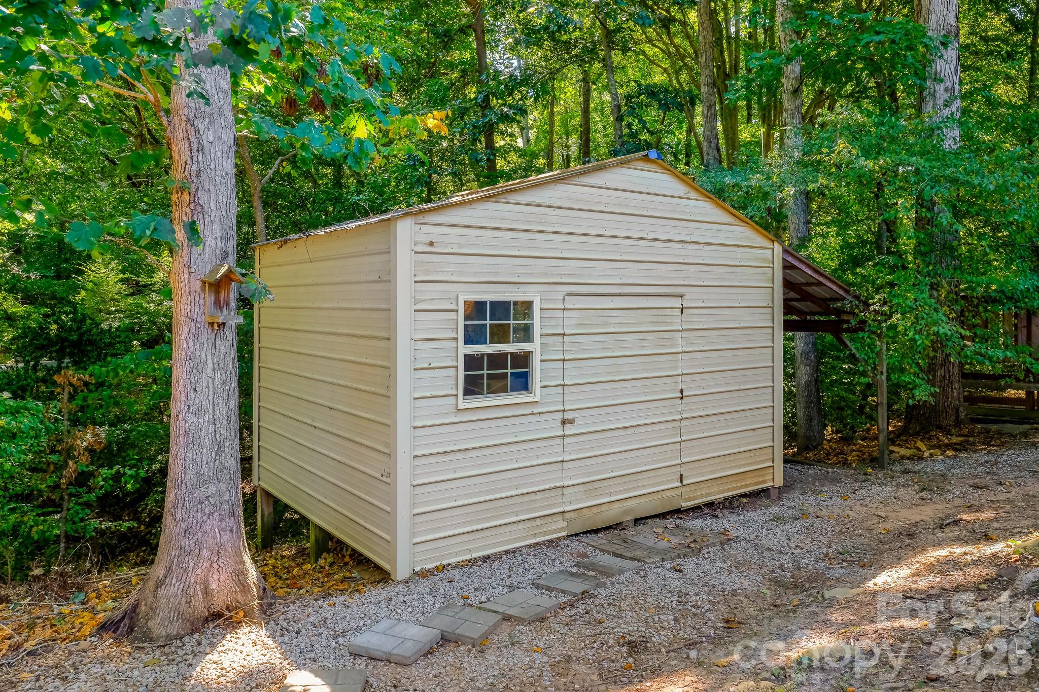 main property photo 27
