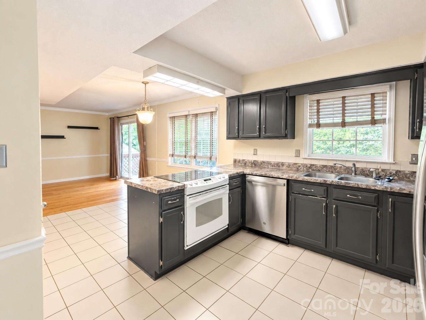 property viewer photo 6
