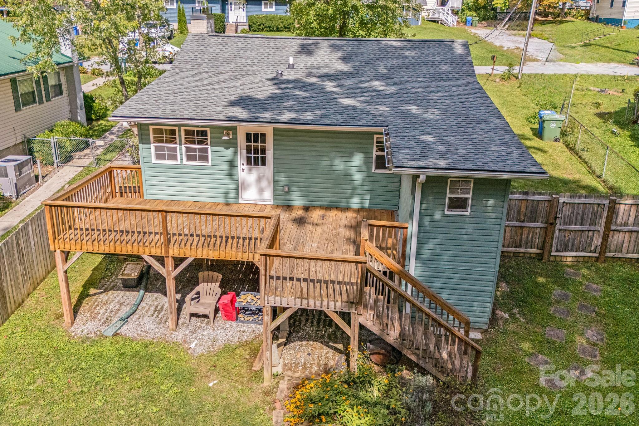main property photo 37