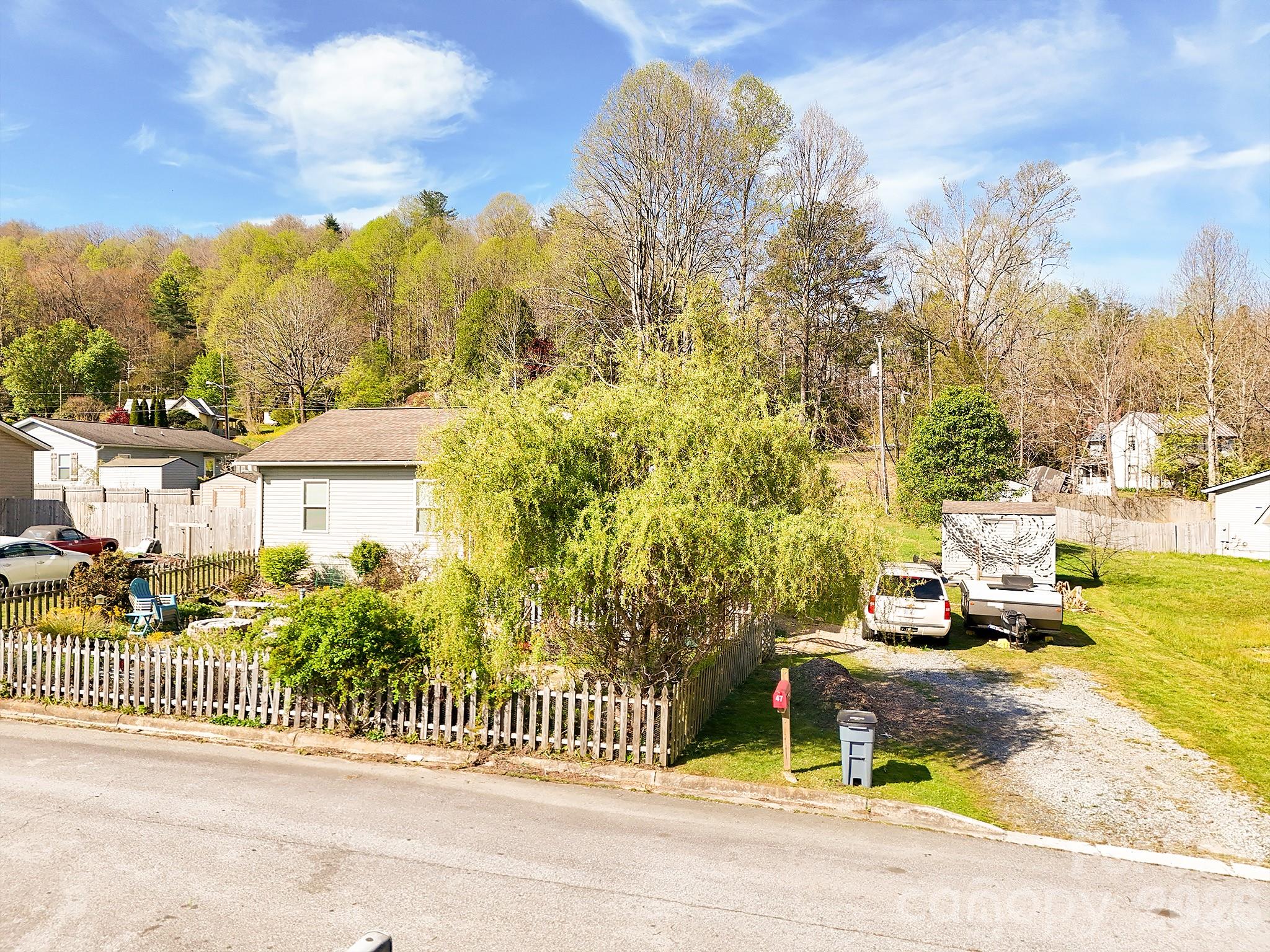 main property photo 13