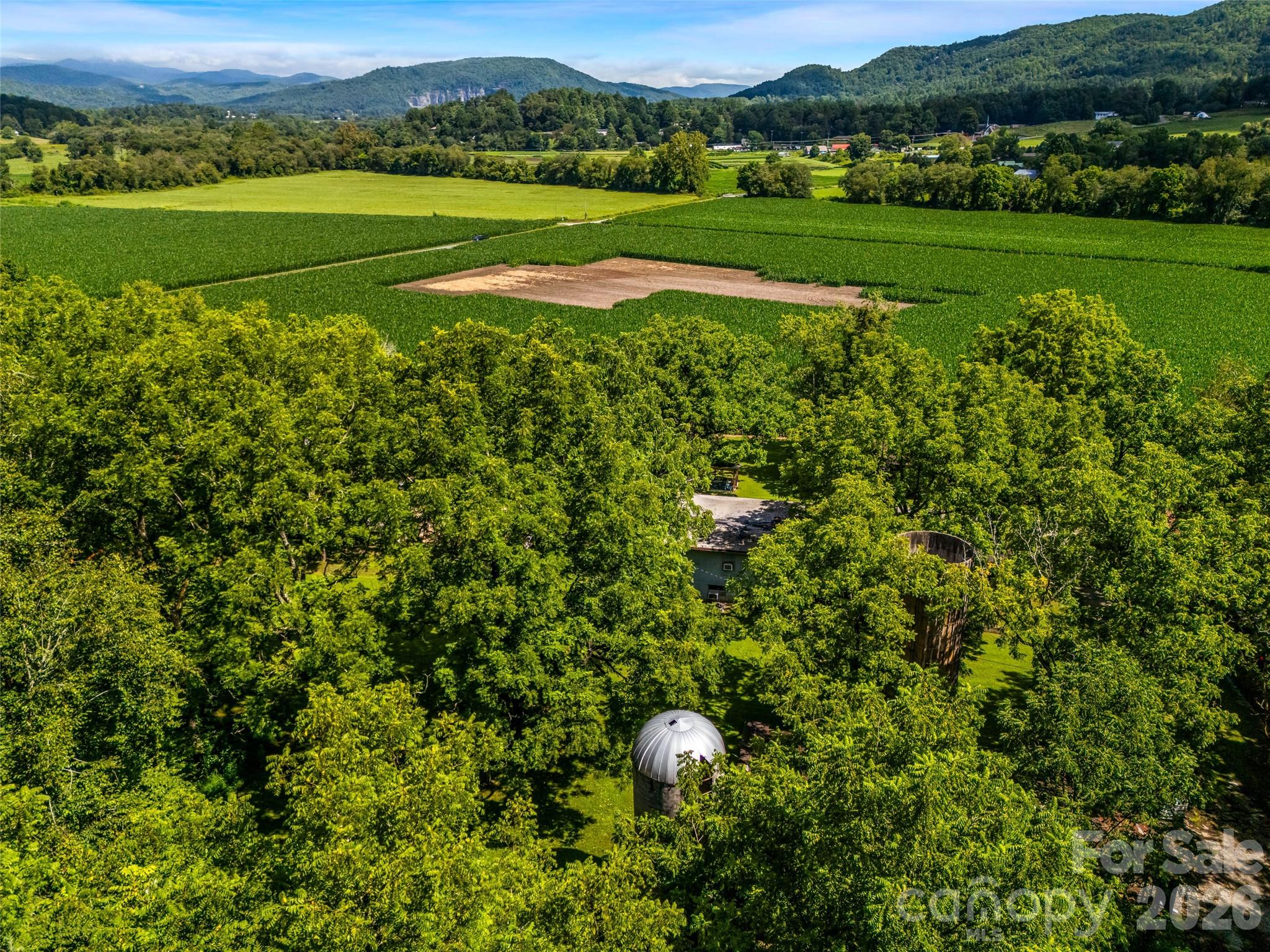 main property photo 16