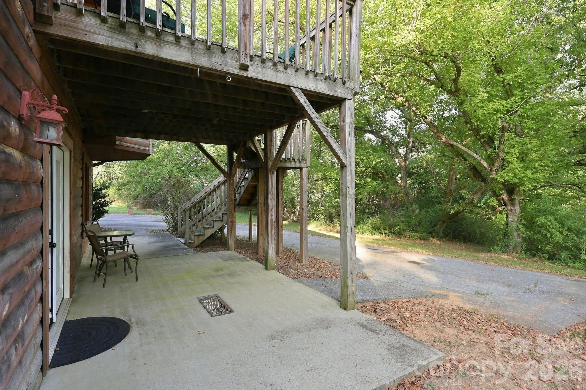 main property photo 40