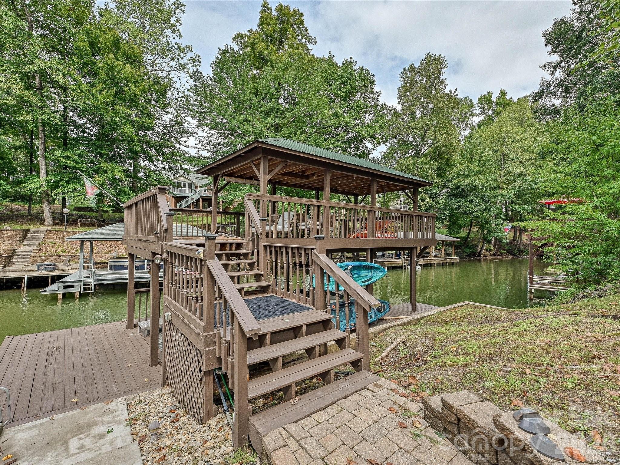 main property photo 36