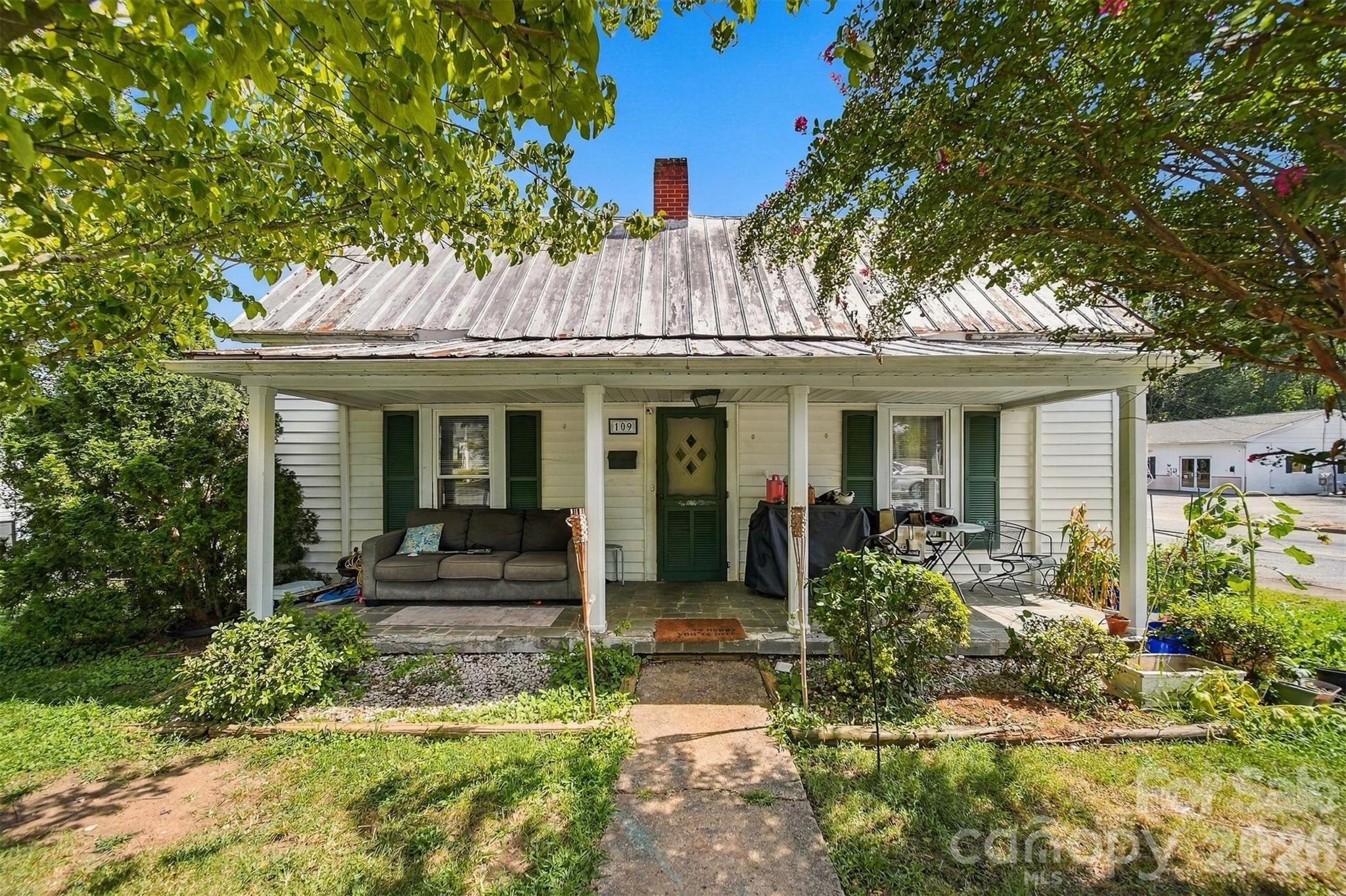 main property photo 0
