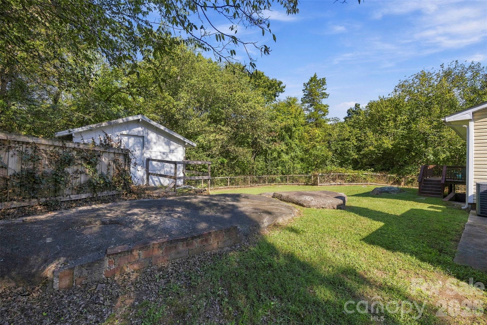 main property photo 28