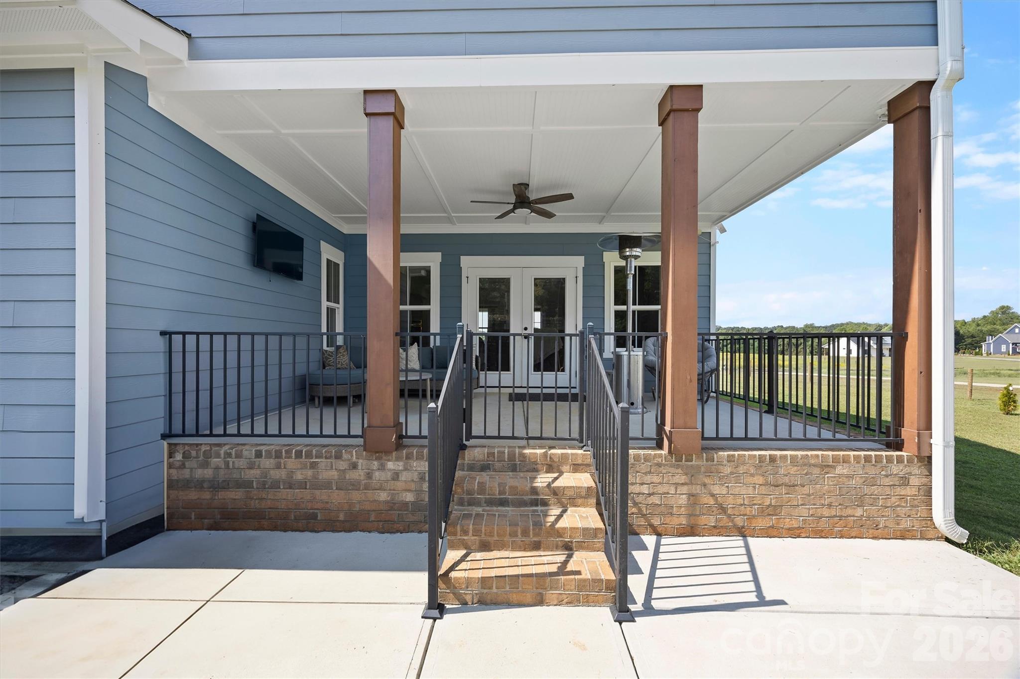 main property photo 40