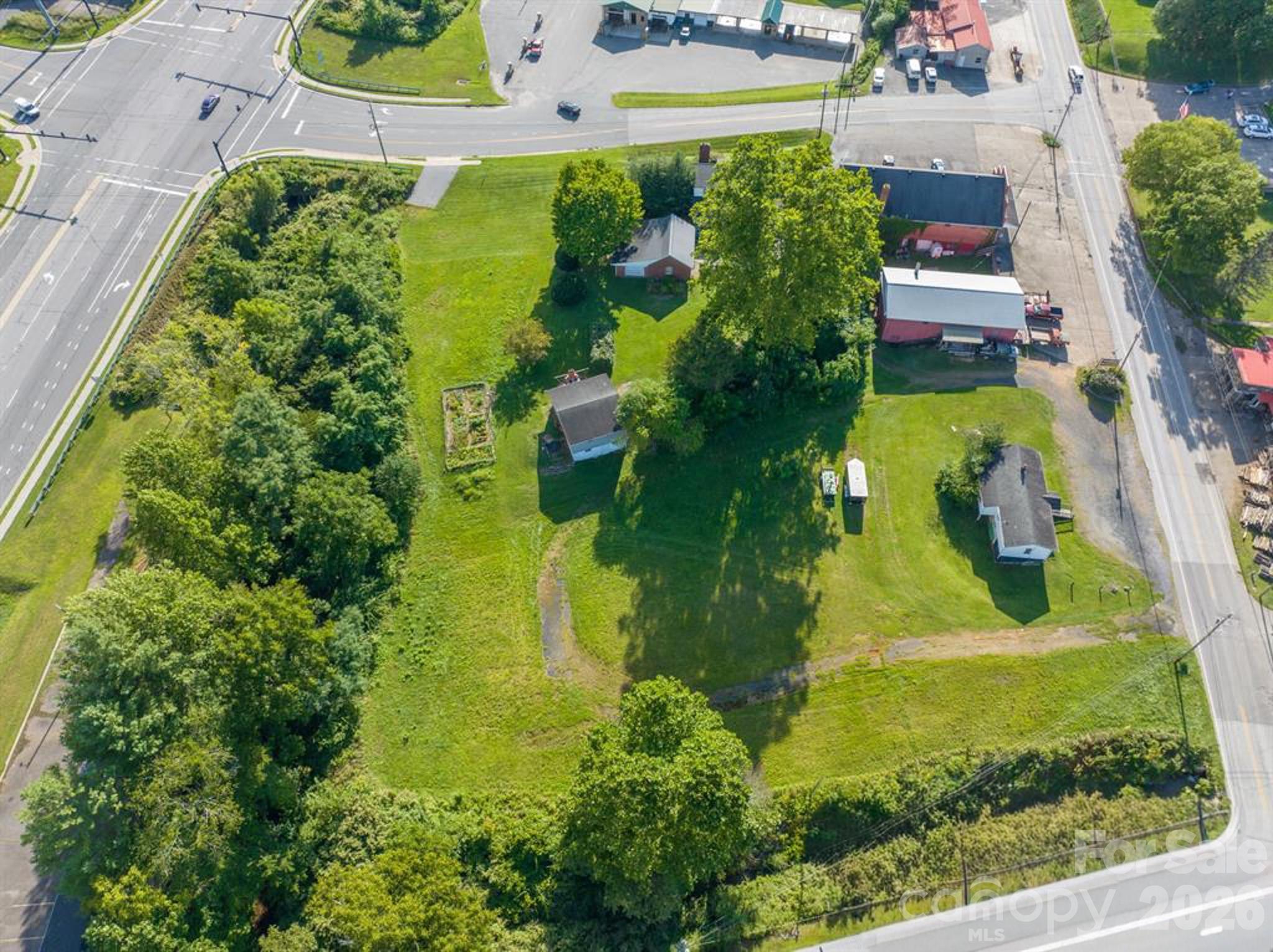 main property photo 5