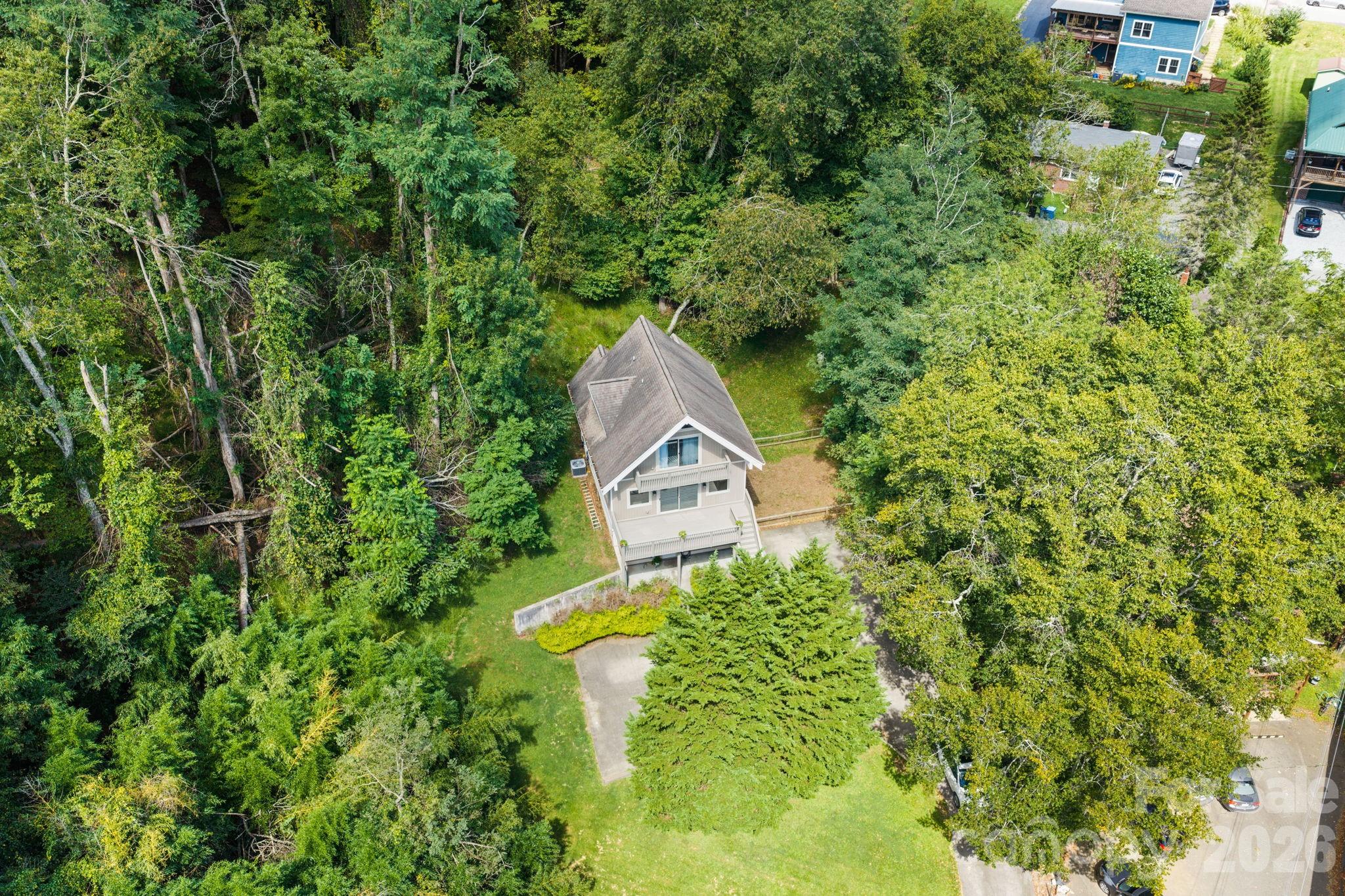 main property photo 40