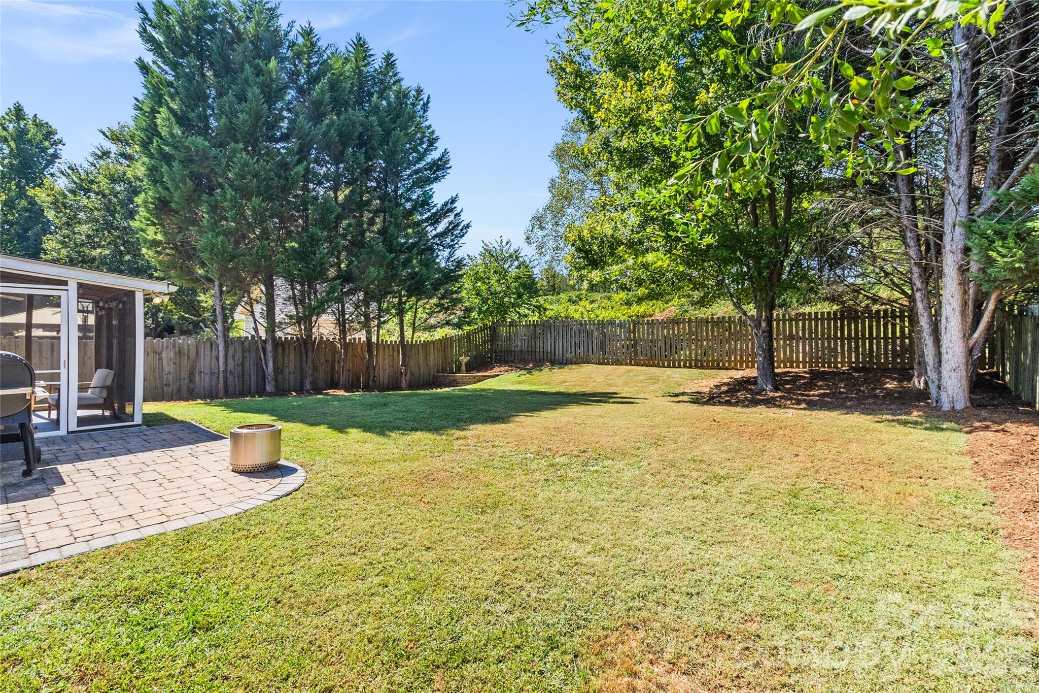 main property photo 20