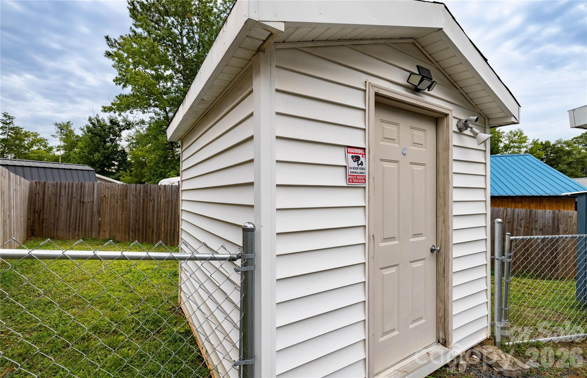main property photo 35