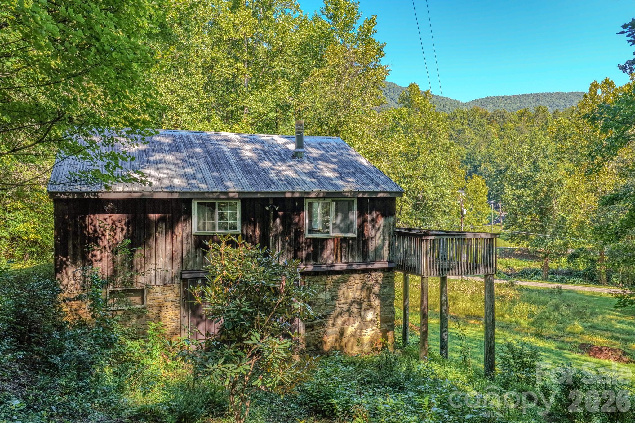 main property photo 5