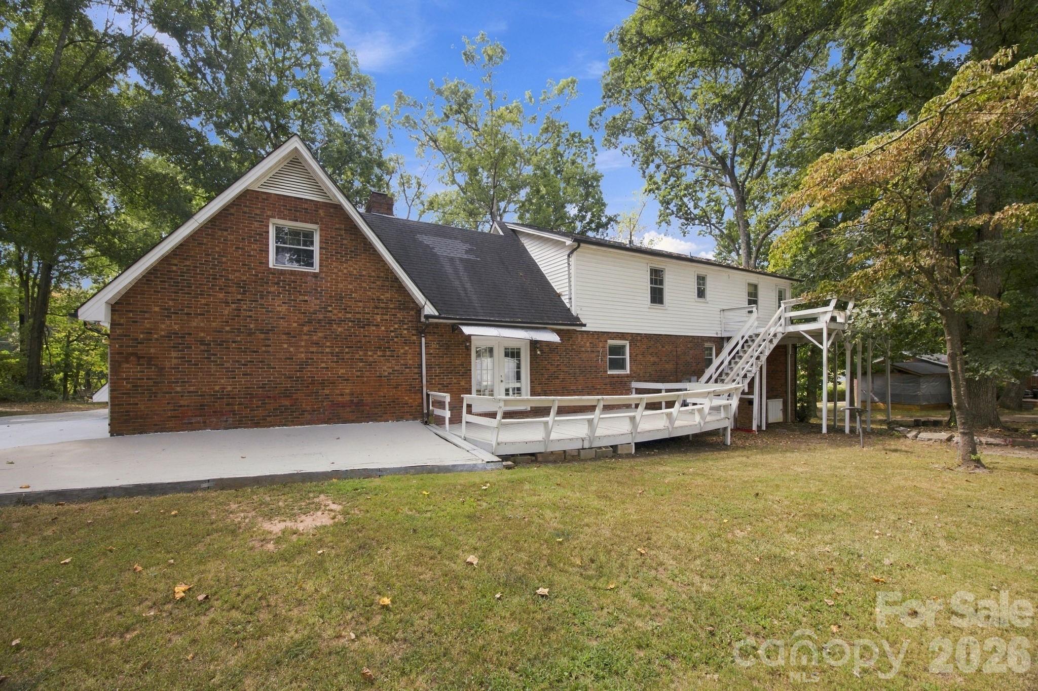 main property photo 40