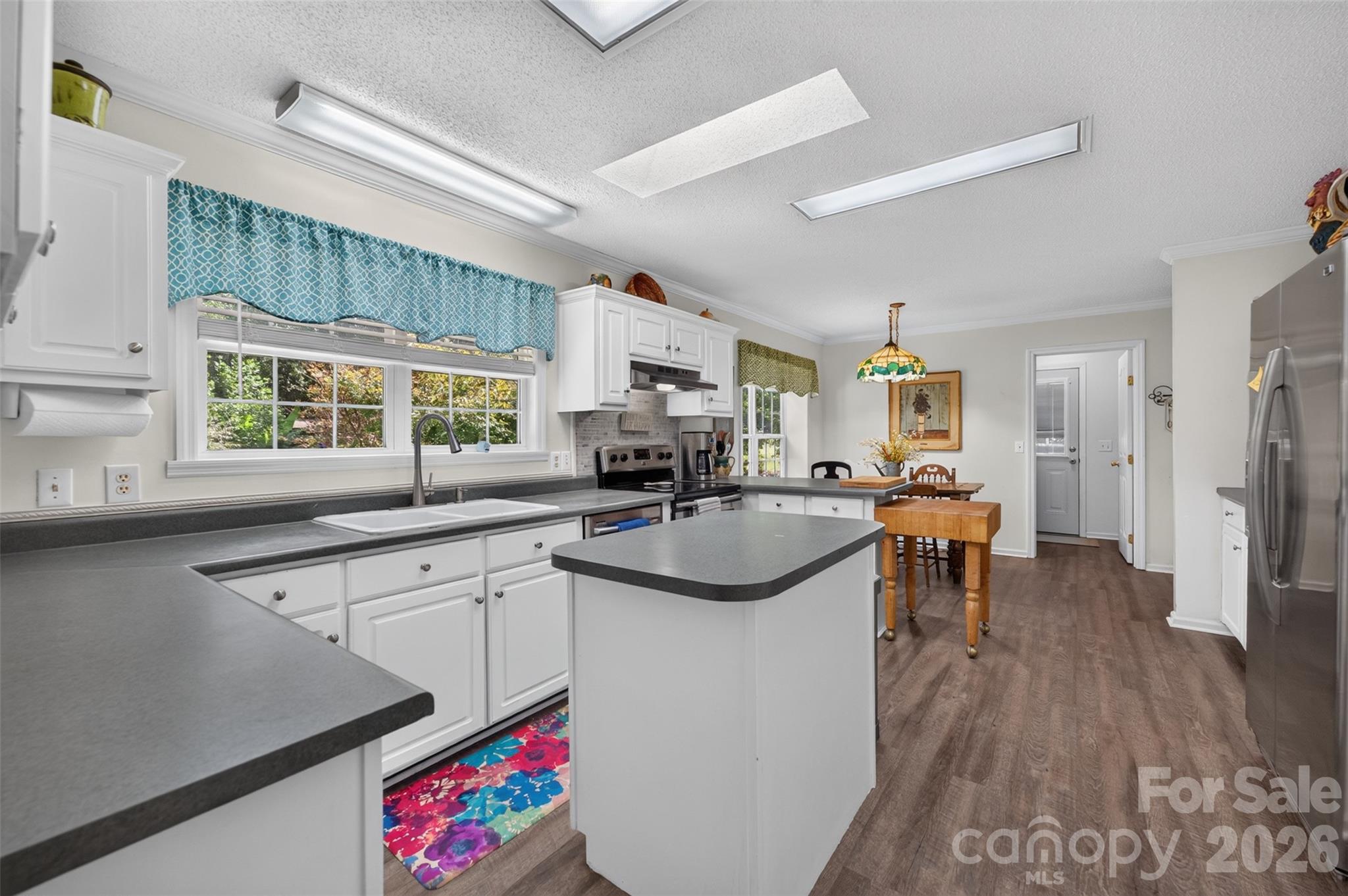 main property photo 11