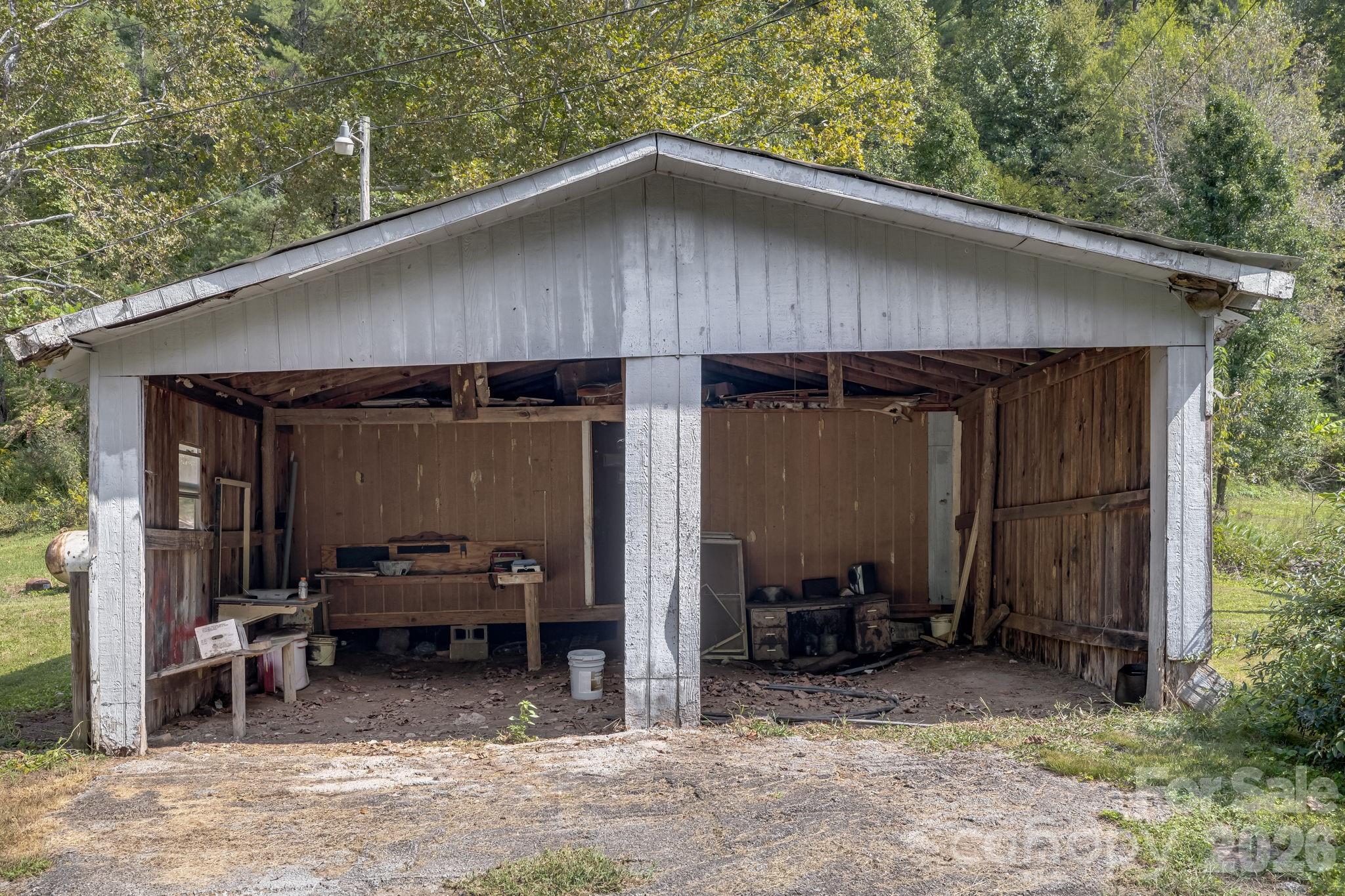 main property photo 34