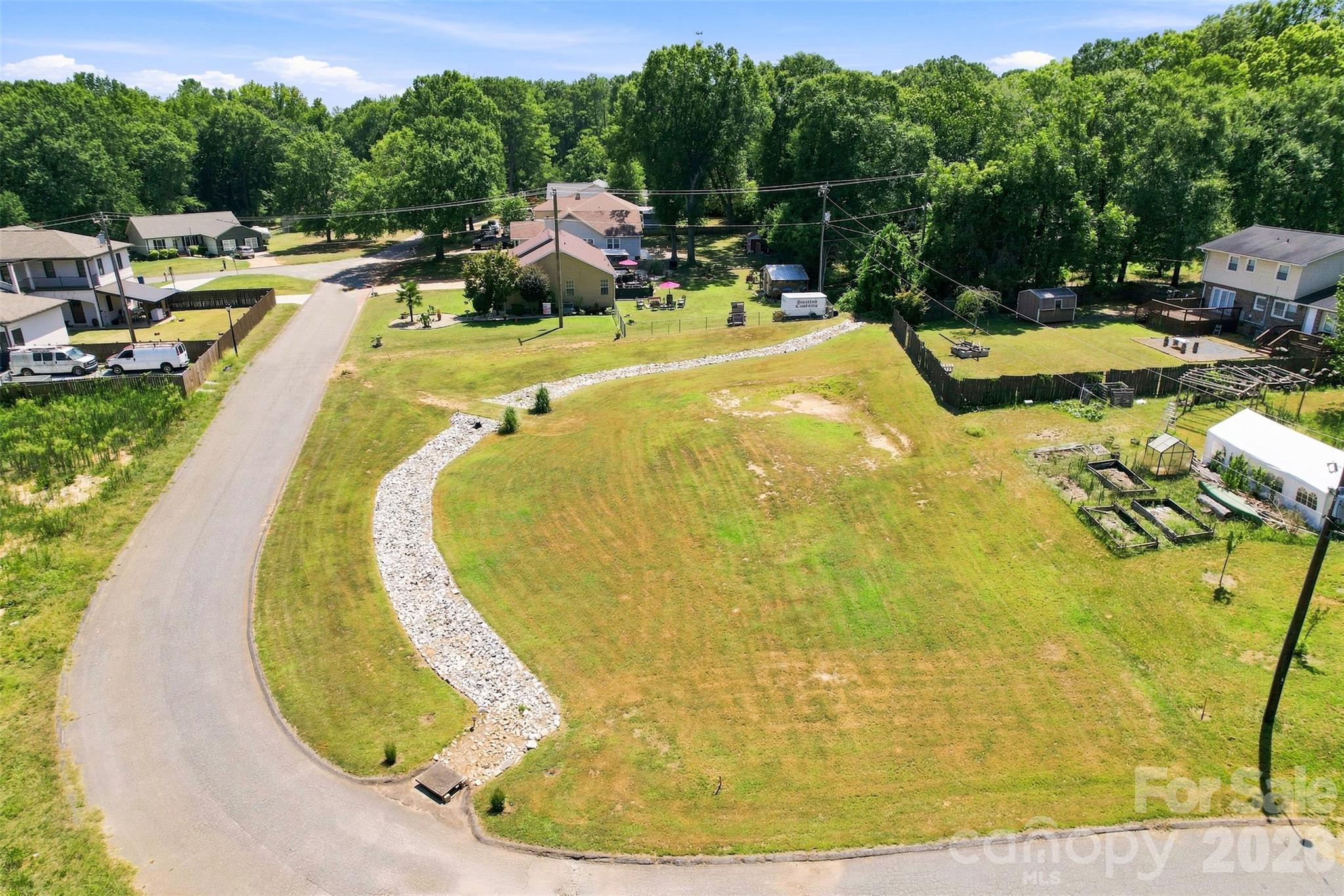 main property photo 38