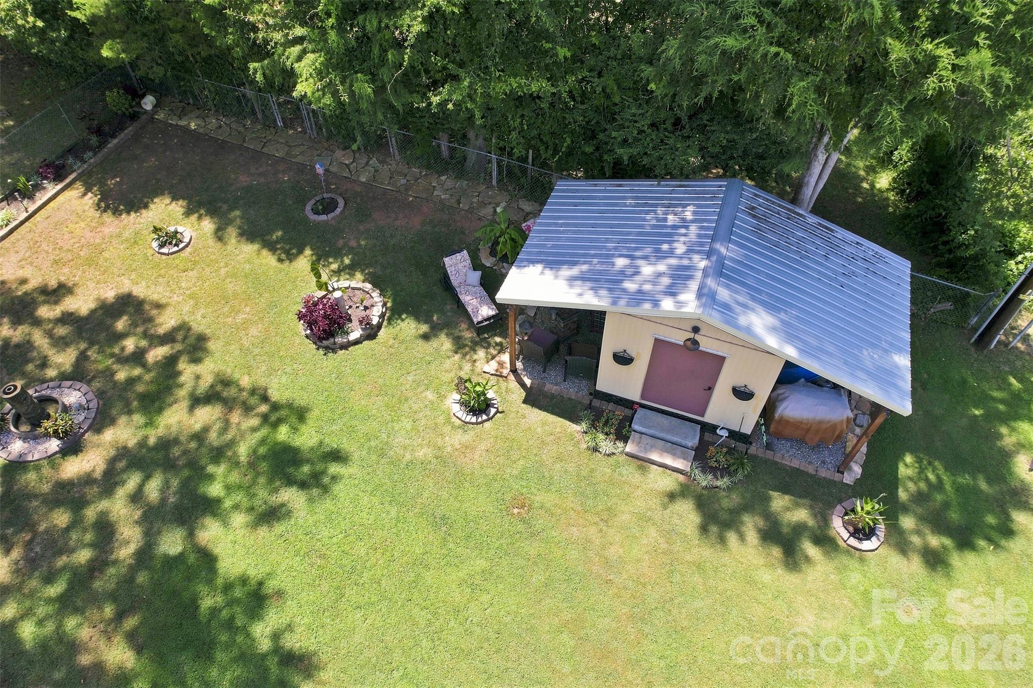 main property photo 40