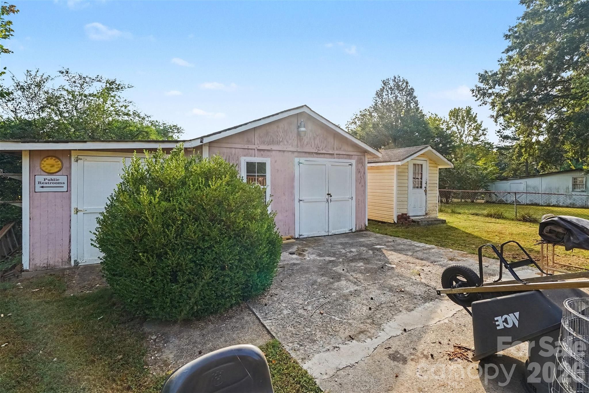 main property photo 22