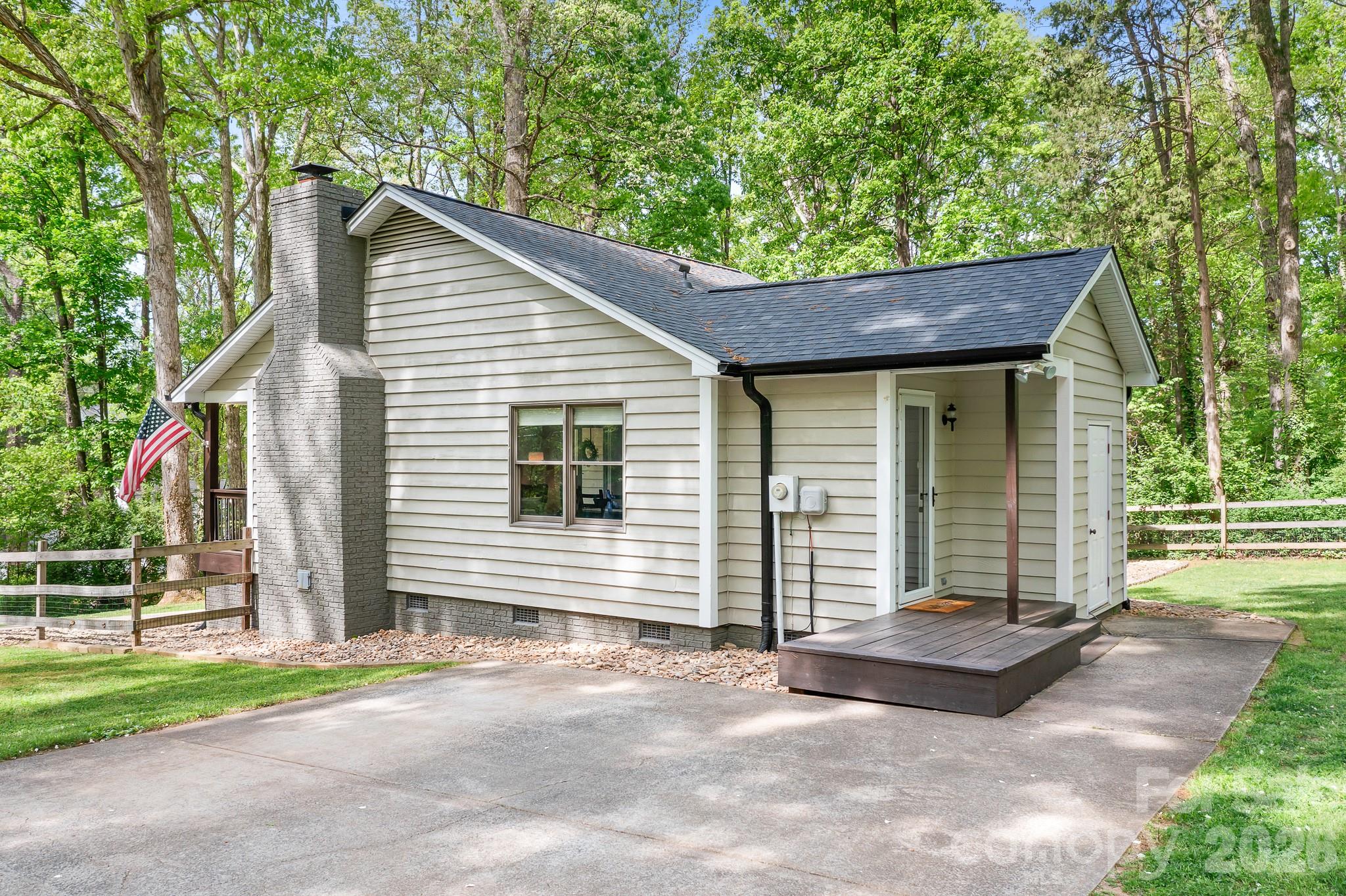 main property photo 20
