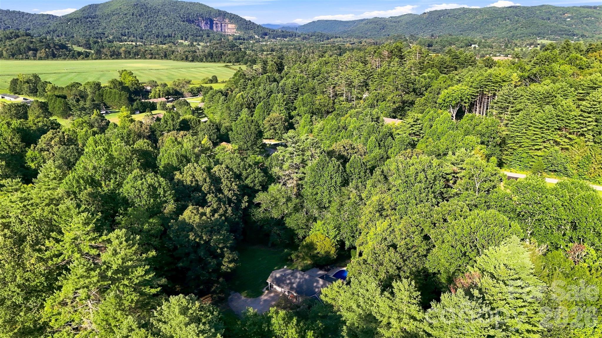 main property photo 40