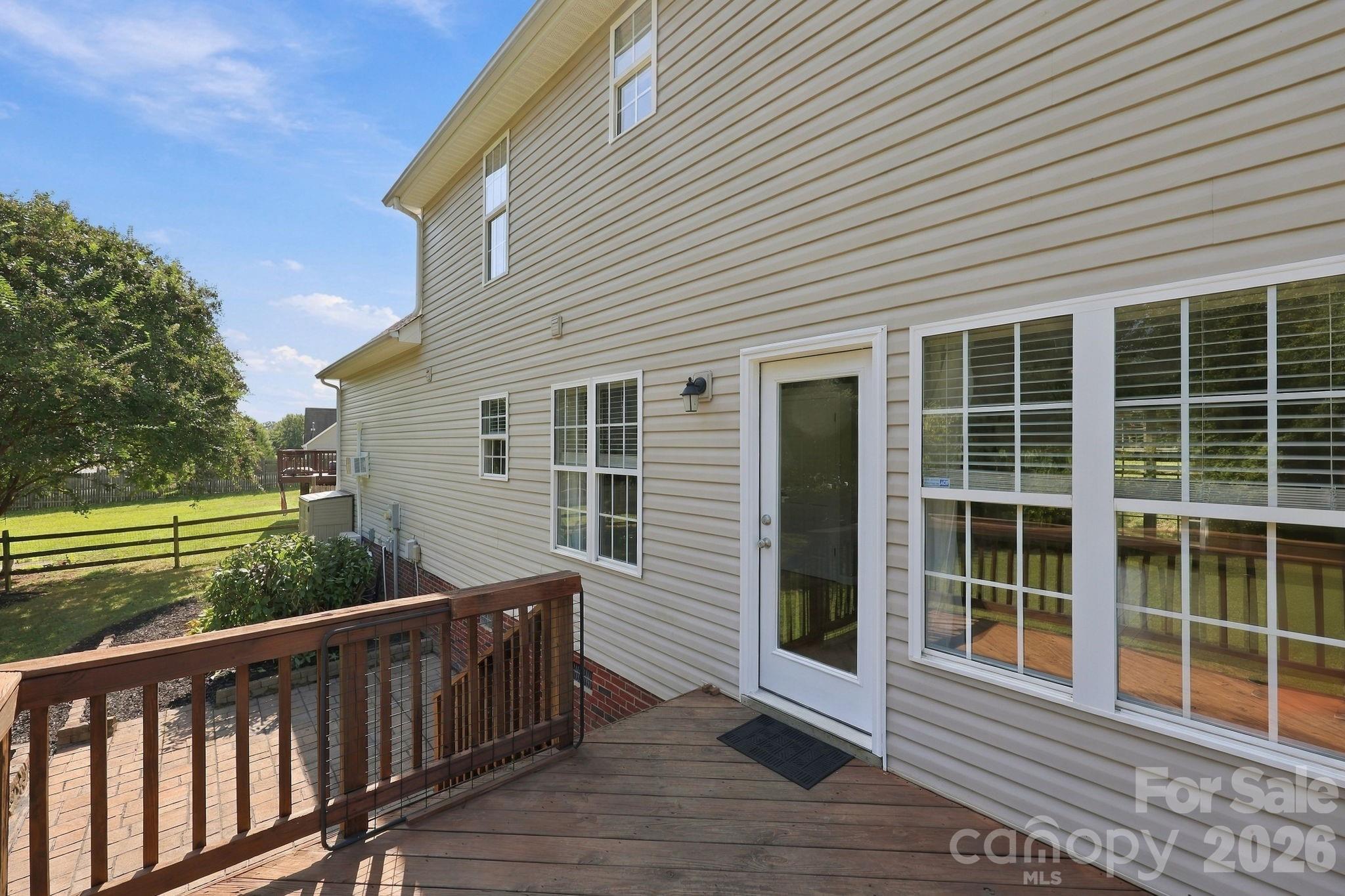 main property photo 30