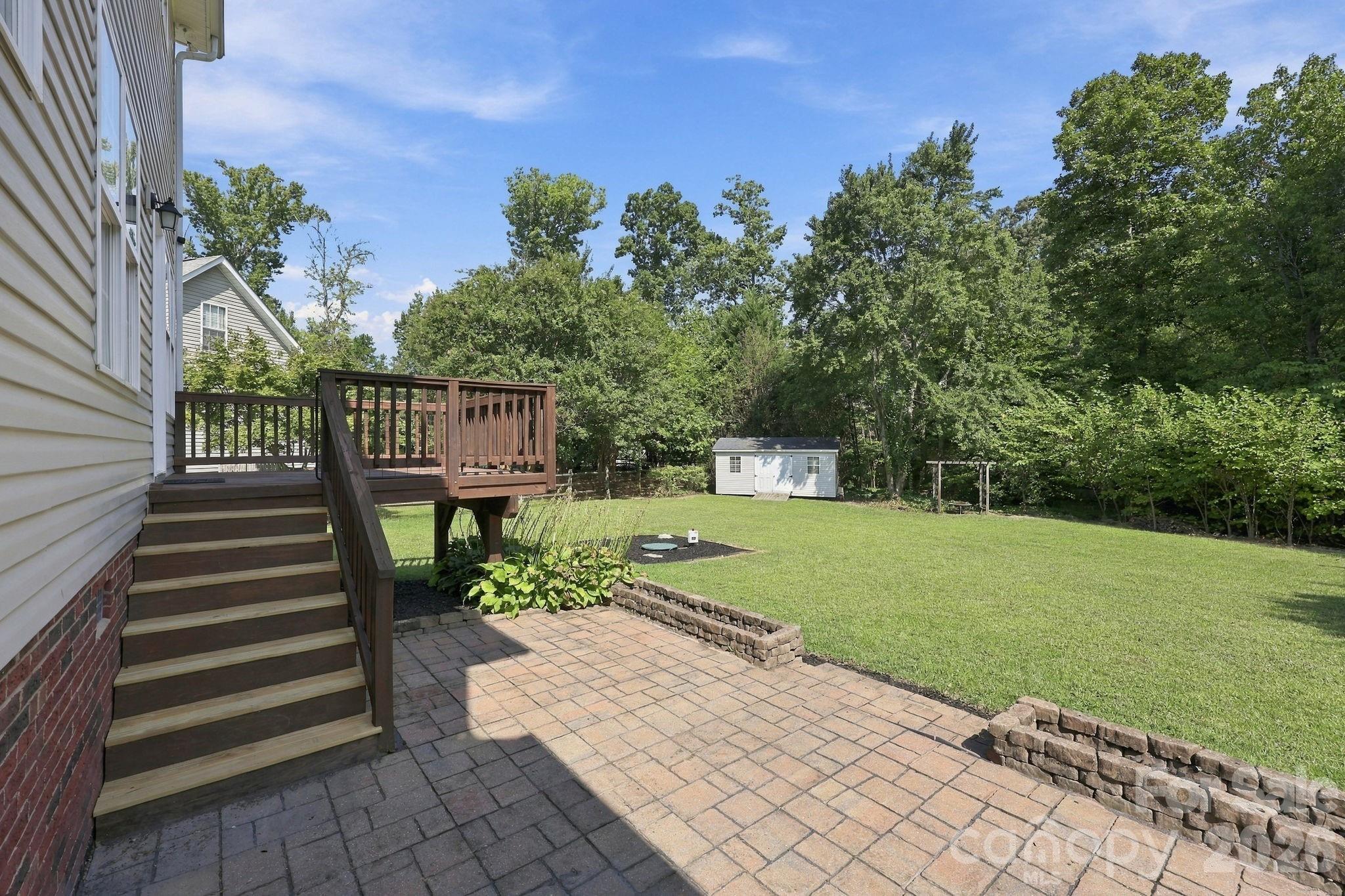 main property photo 32