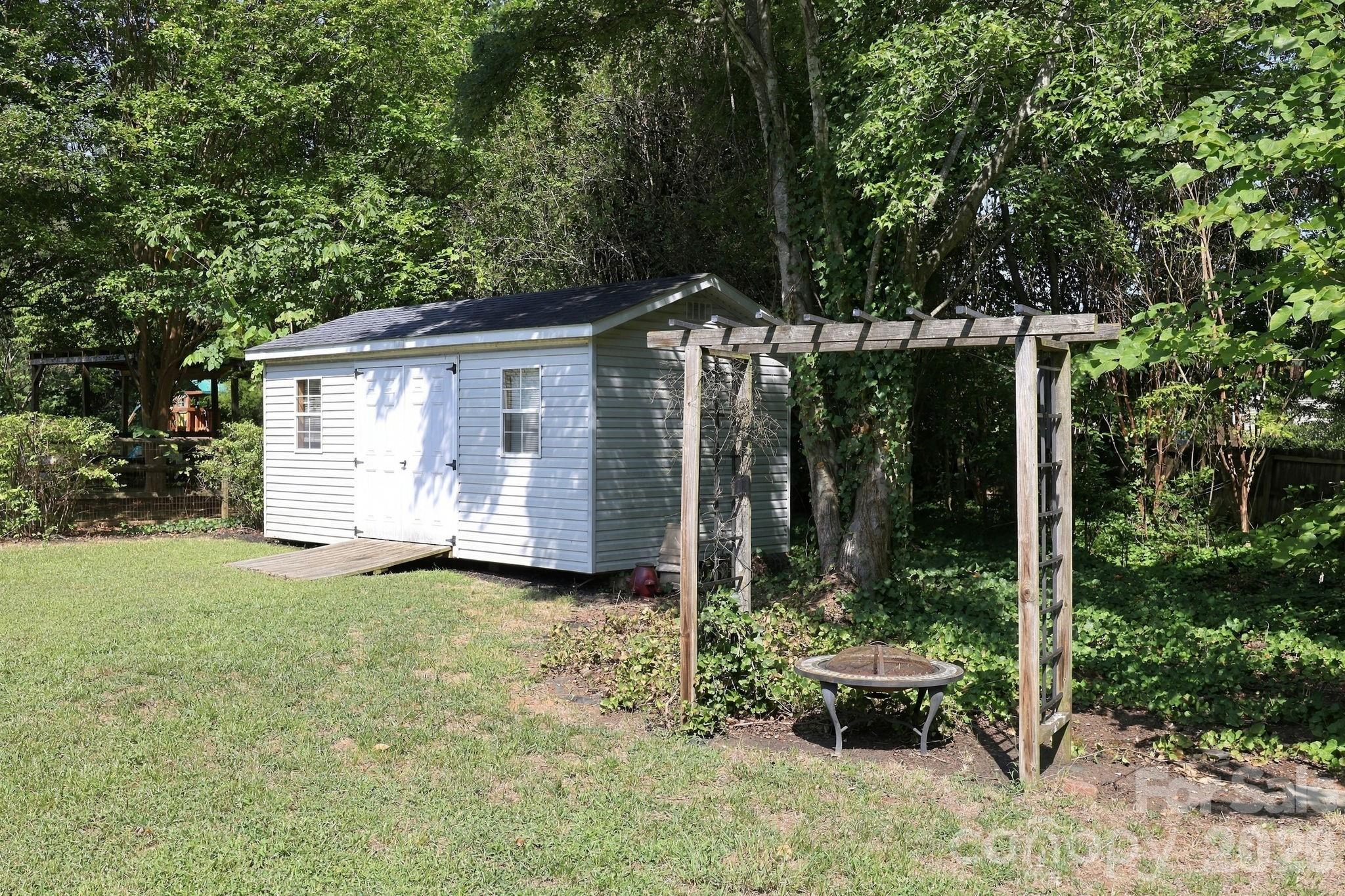 main property photo 35