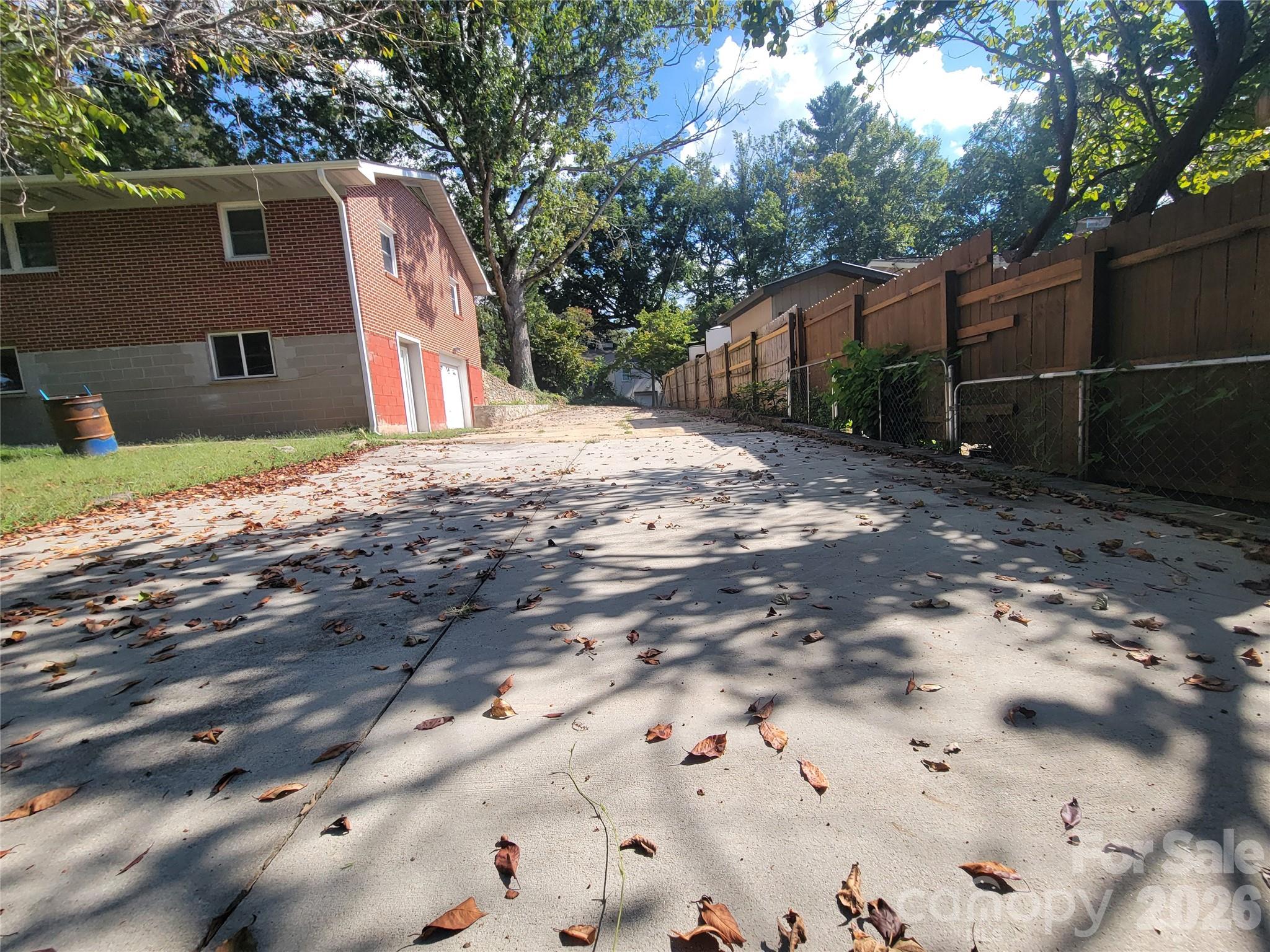 main property photo 40