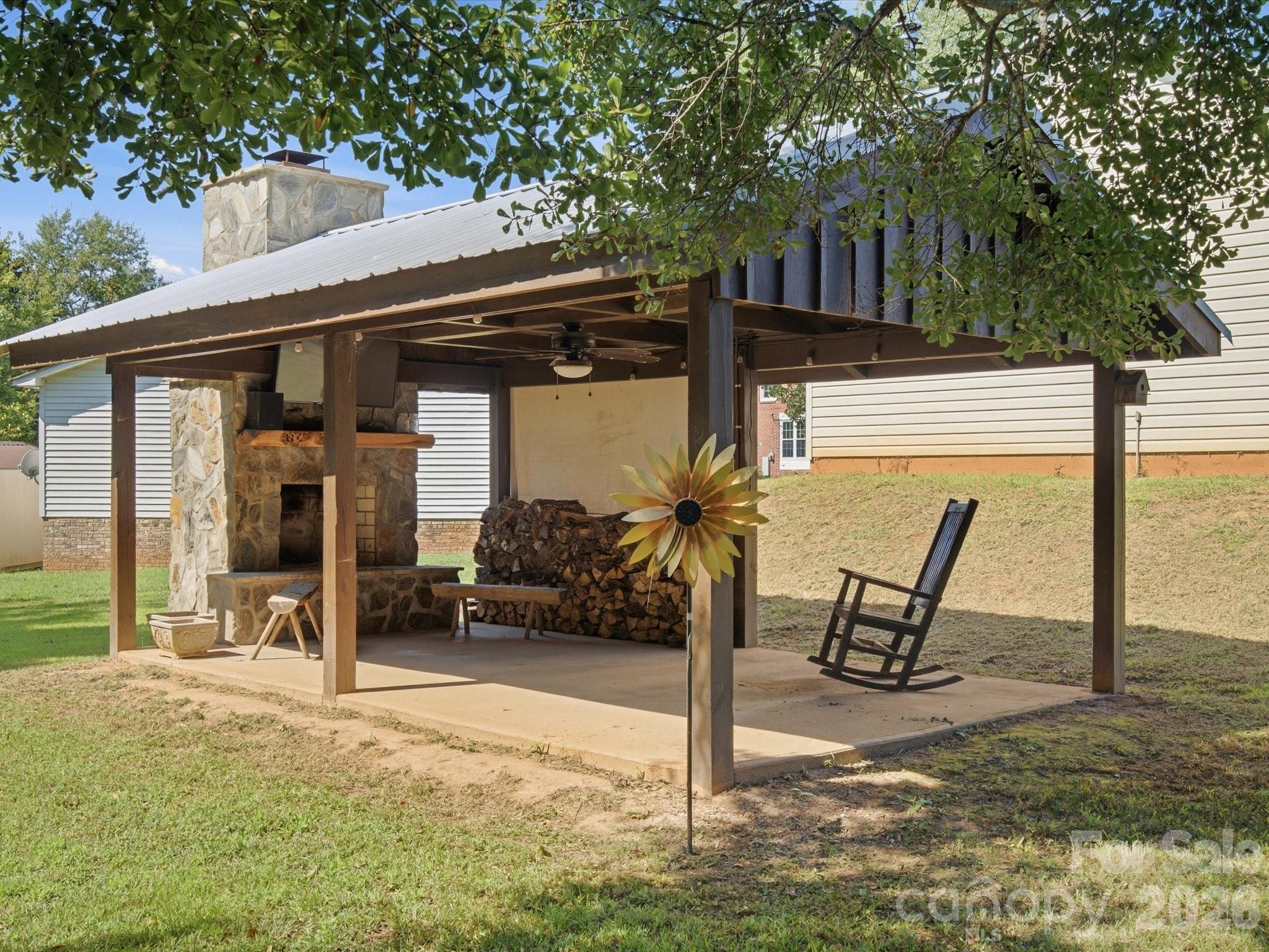 main property photo 27