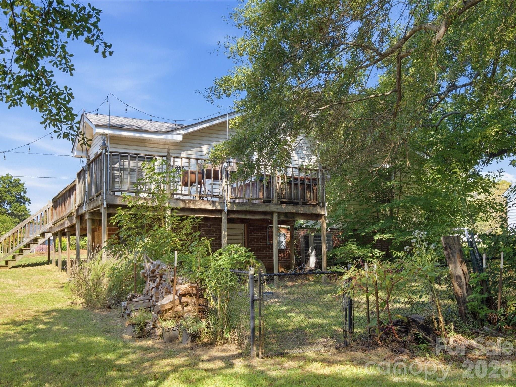 main property photo 30