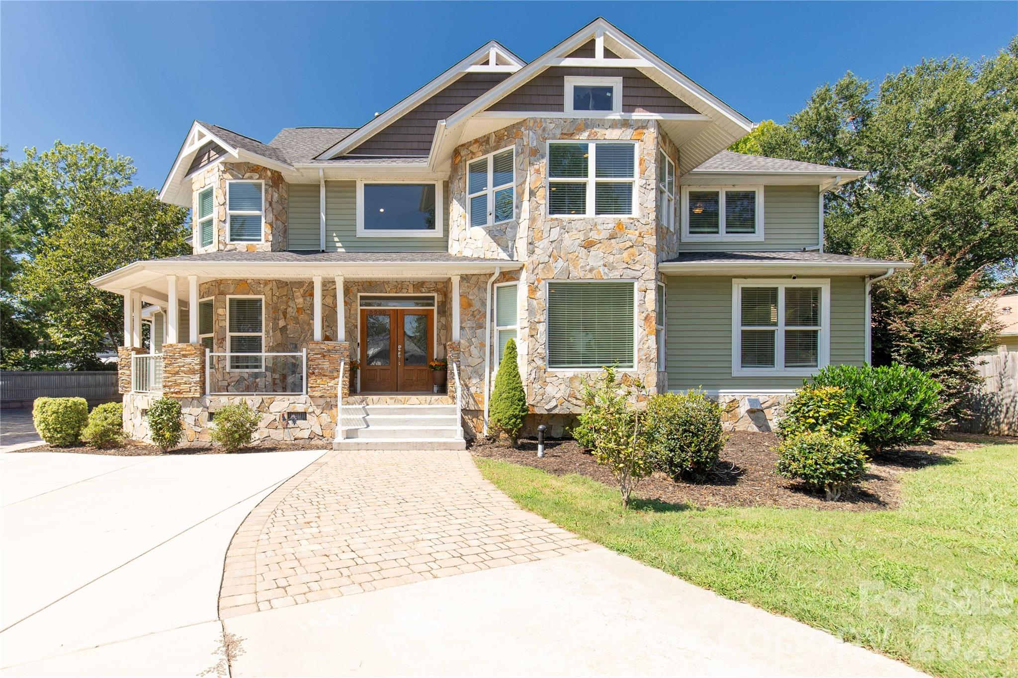 main property photo 0